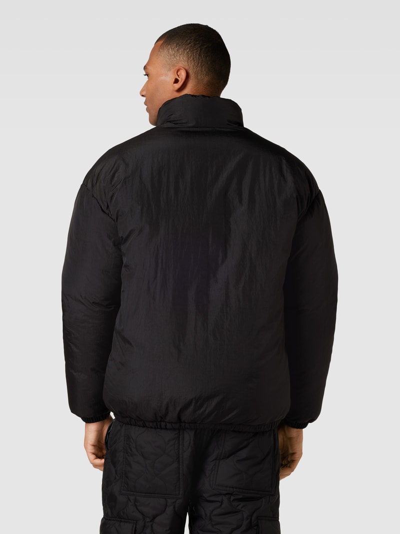 Jacke mit Stehkragen in schwarz