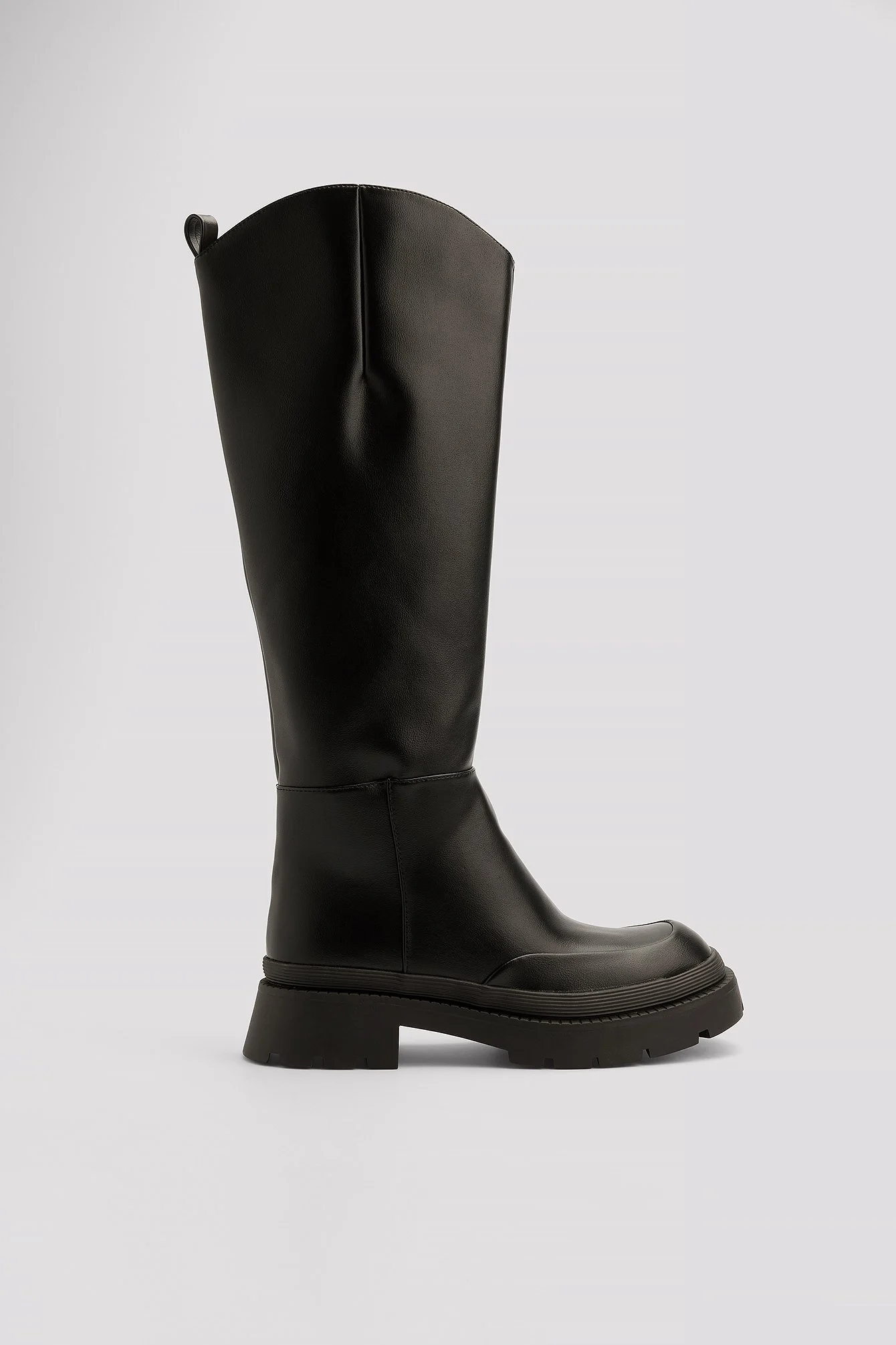 Runde Stiefel mit weitem Schaft