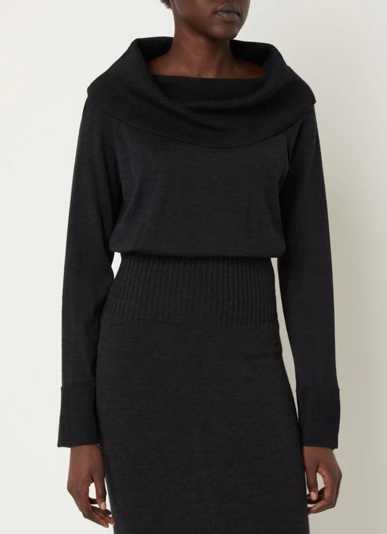 Pull à épaules dénudées en maille fine MaxMara Rivetto, confectionné en laine vierge