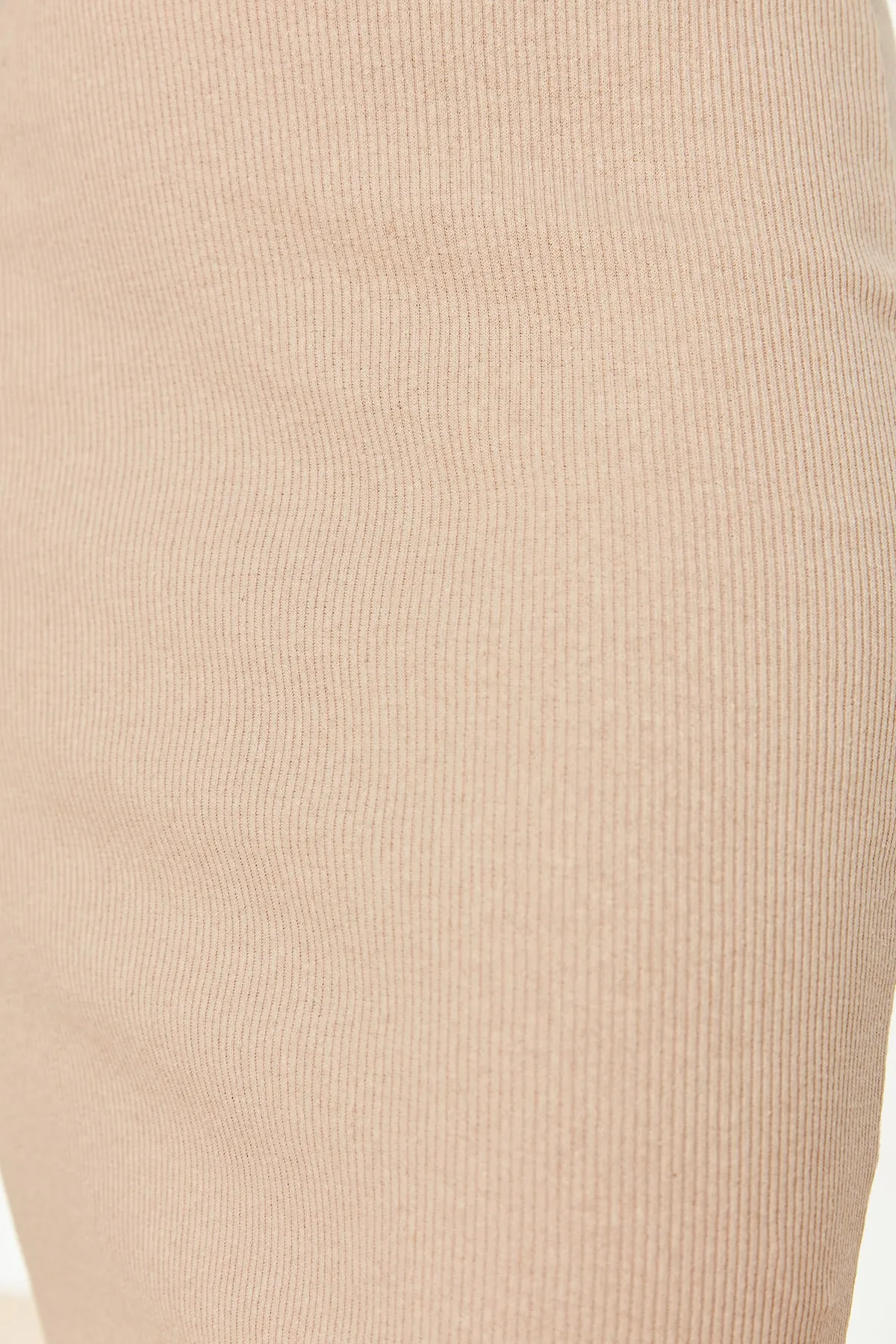 Trendyol Collection  Kamelfarbenes, figurbetontes, geripptes, flexibles Midi-Bleistiftkleid aus Strick mit Poolkragen und doppelten Kordelriemen TWOSS22EL2452