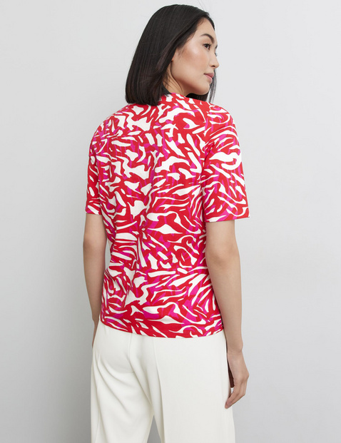 Halbarmshirt mit tiefrundem Ausschnitt