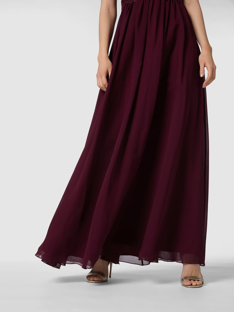 Abendkleid mit Ziersteinen und floralen Stickereien in bordeaux rot