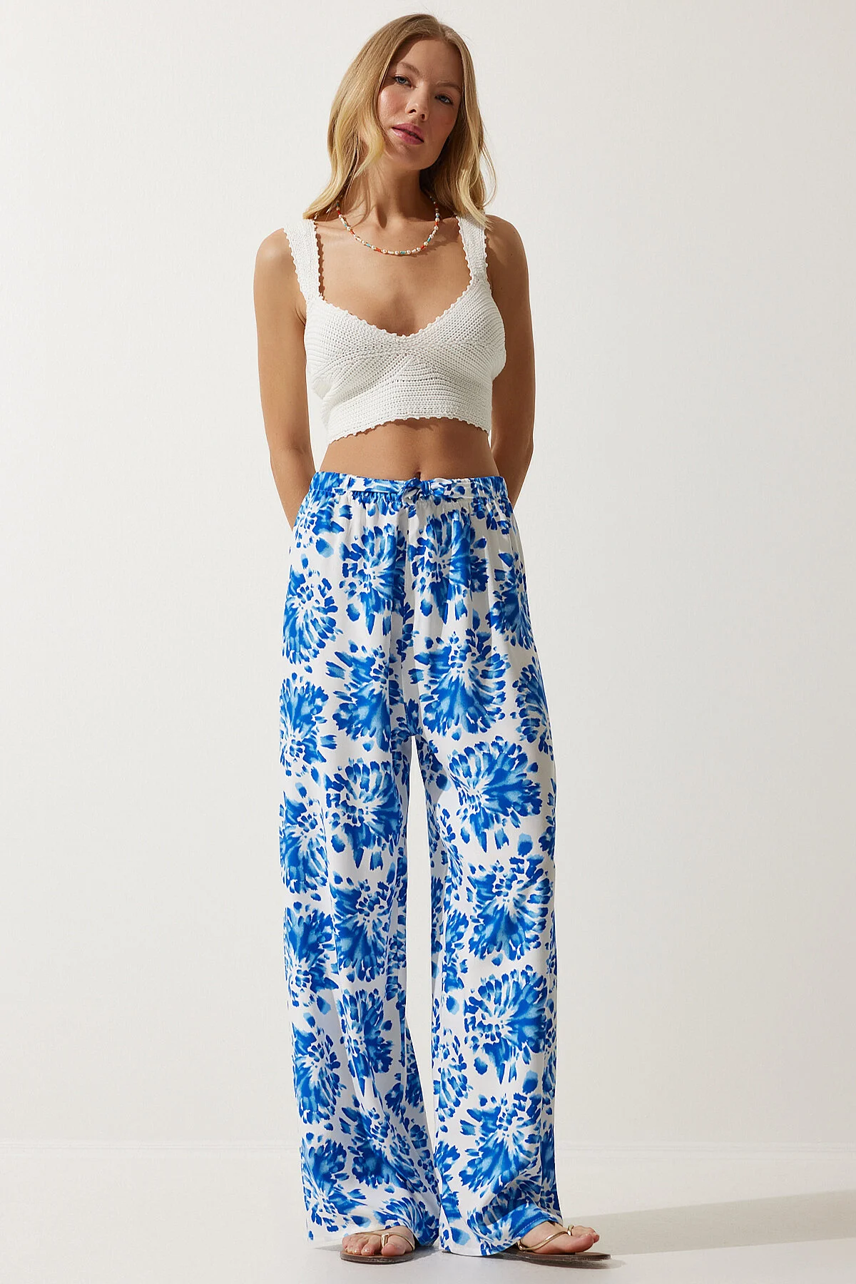 Happiness İstanbul  Damen-Hose aus ecrublauer, hoch taillierter, lockerer Viskose für den Sommer BH00354