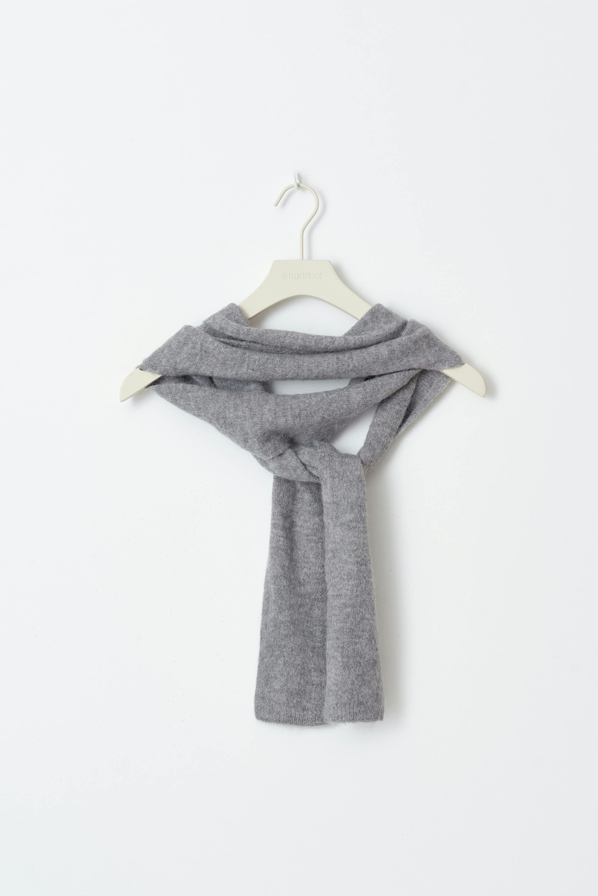 Knitted choker scarf
