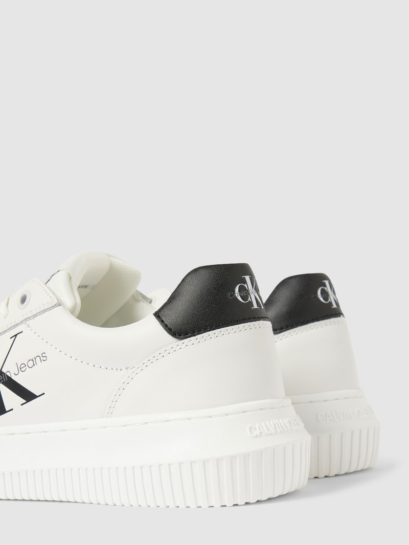 Chunky Sneaker mit Label-Detail in weiss