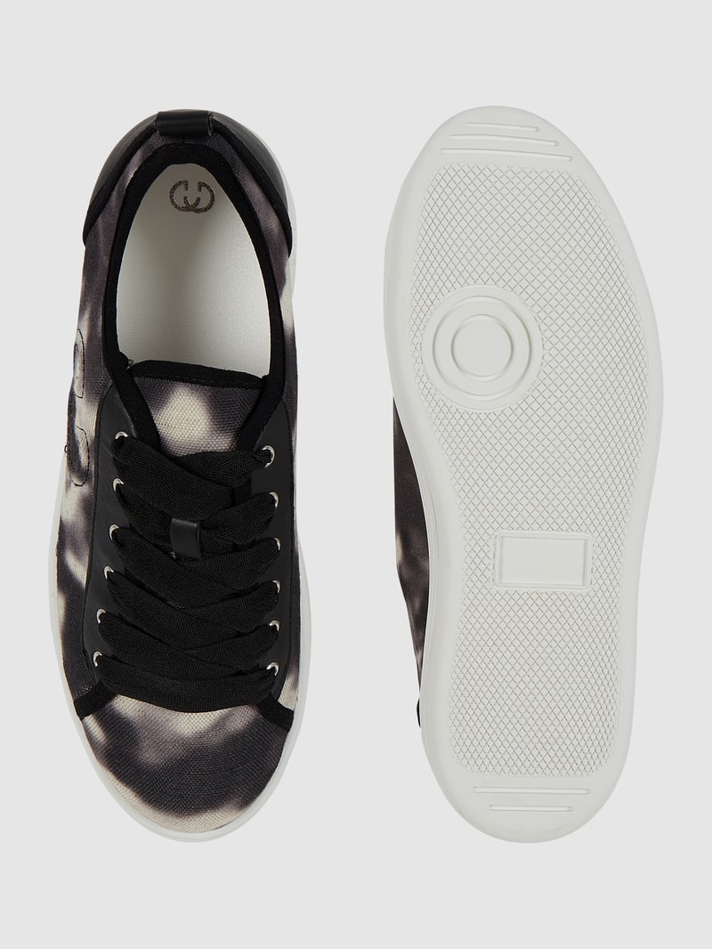 Sneaker mit Plateausohle Modell 'Novara' in schwarz