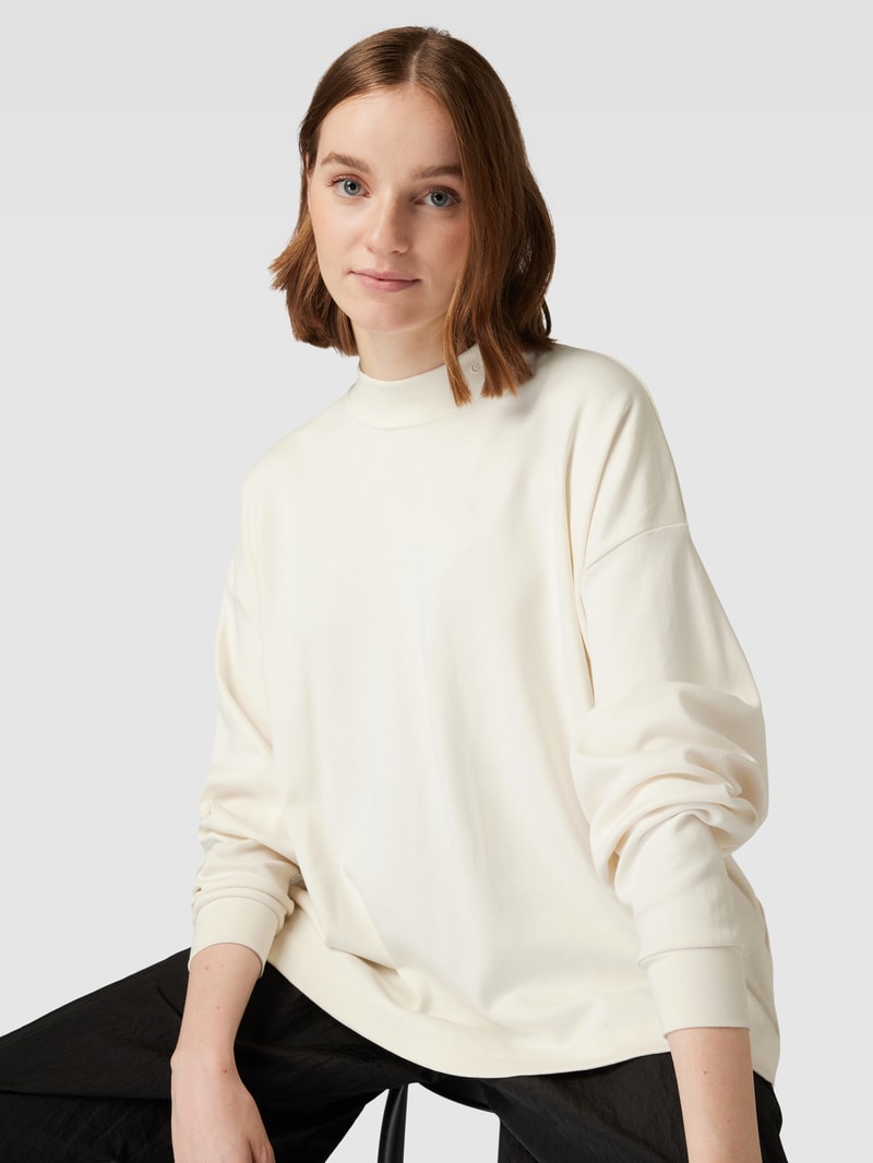 Oversized Longsleeve mit Rundhalsausschnitt in offwhite