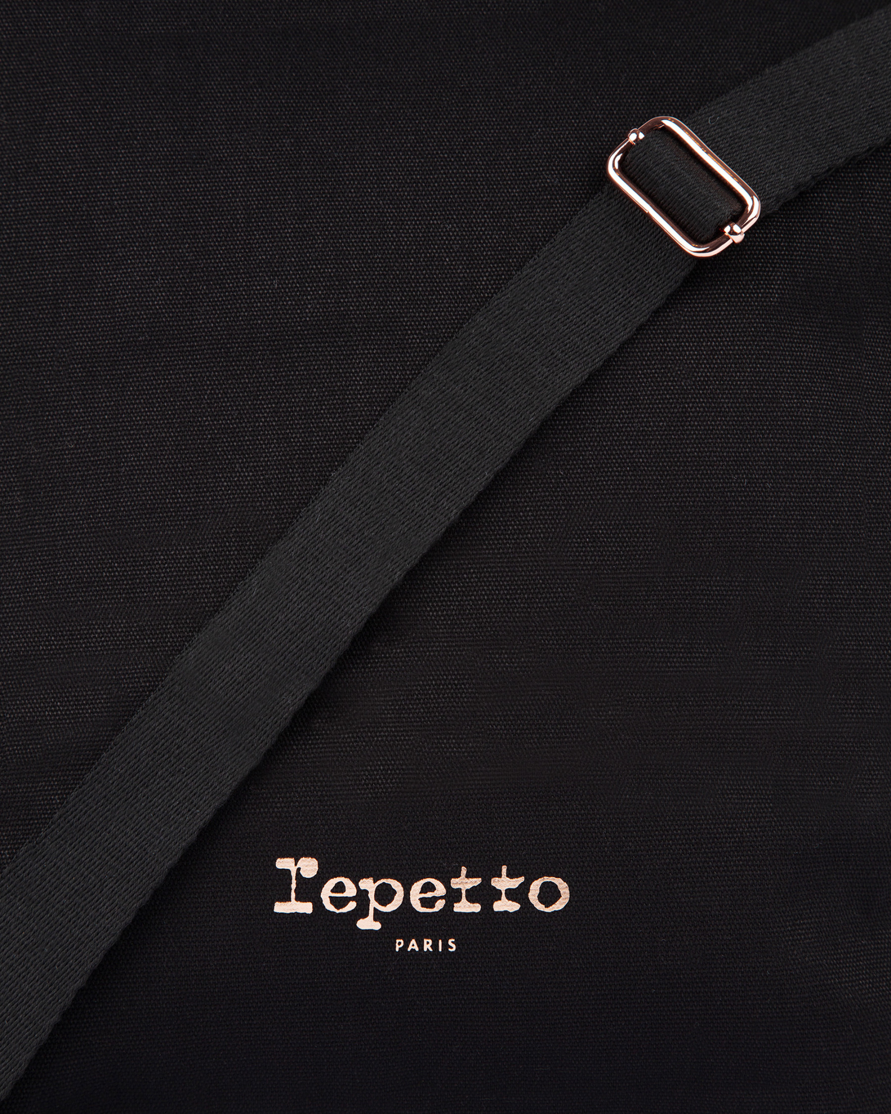 Step crossbody bag