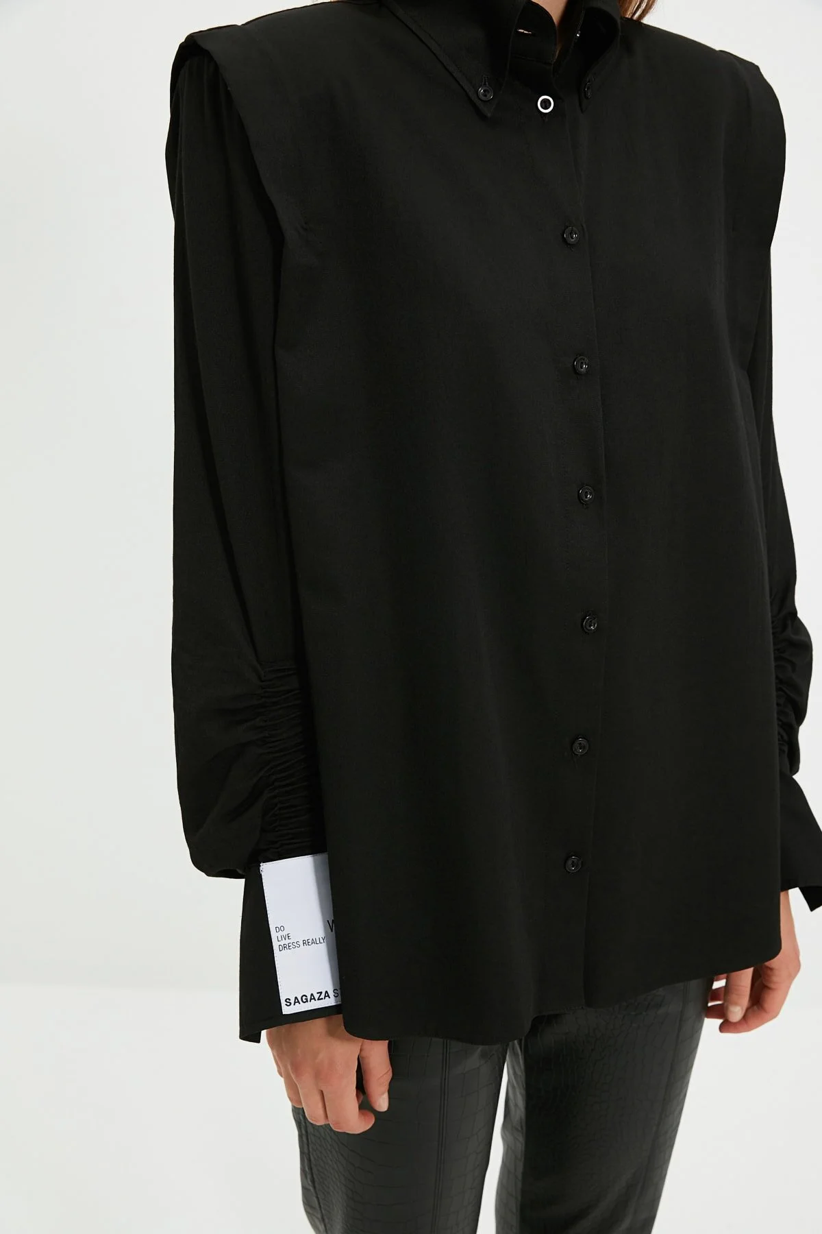 Trendyol Collection  Schwarzes Hemd mit Raffdetails
