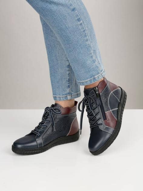 Schnürstiefelette