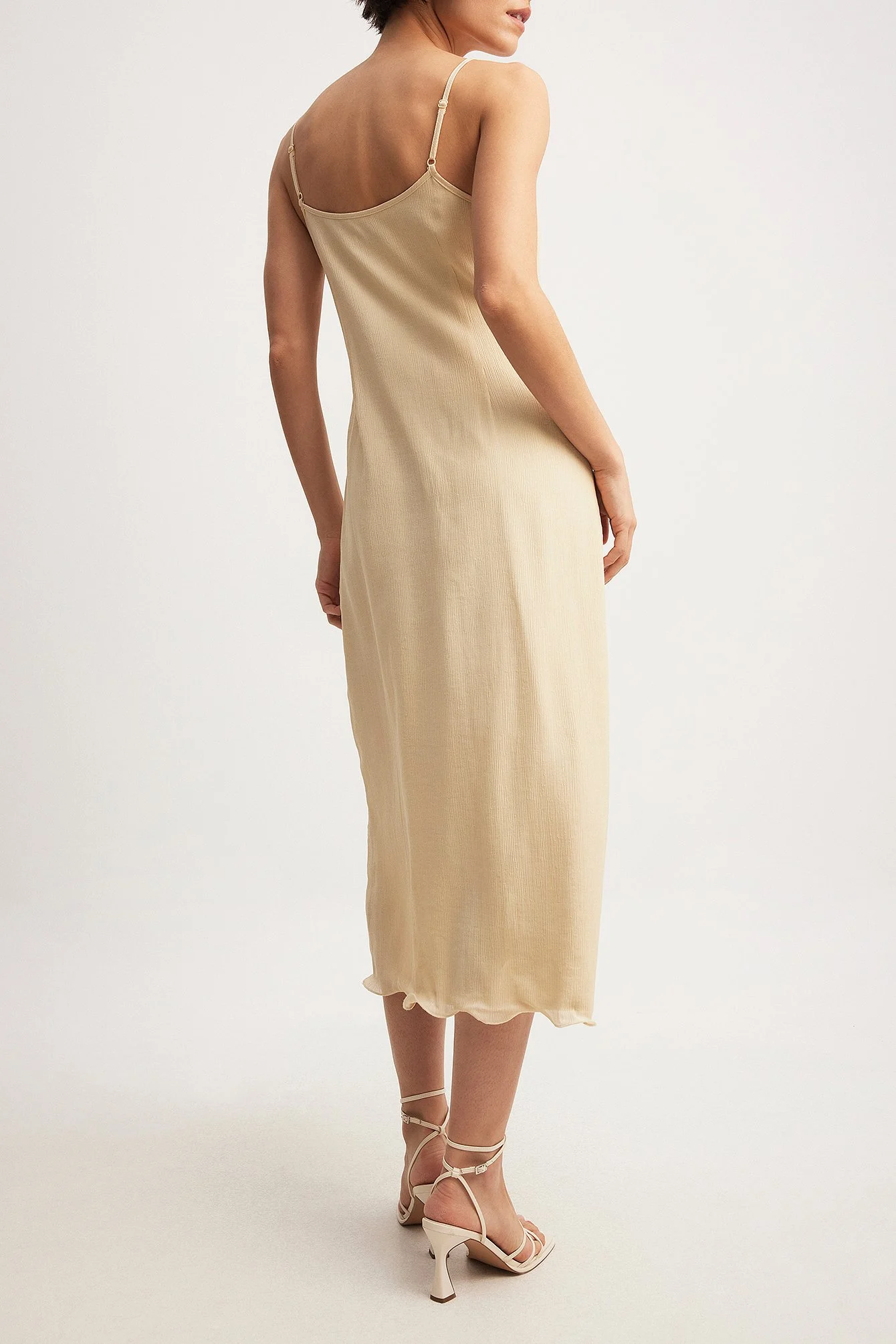Gerafftes Midikleid aus Krepp