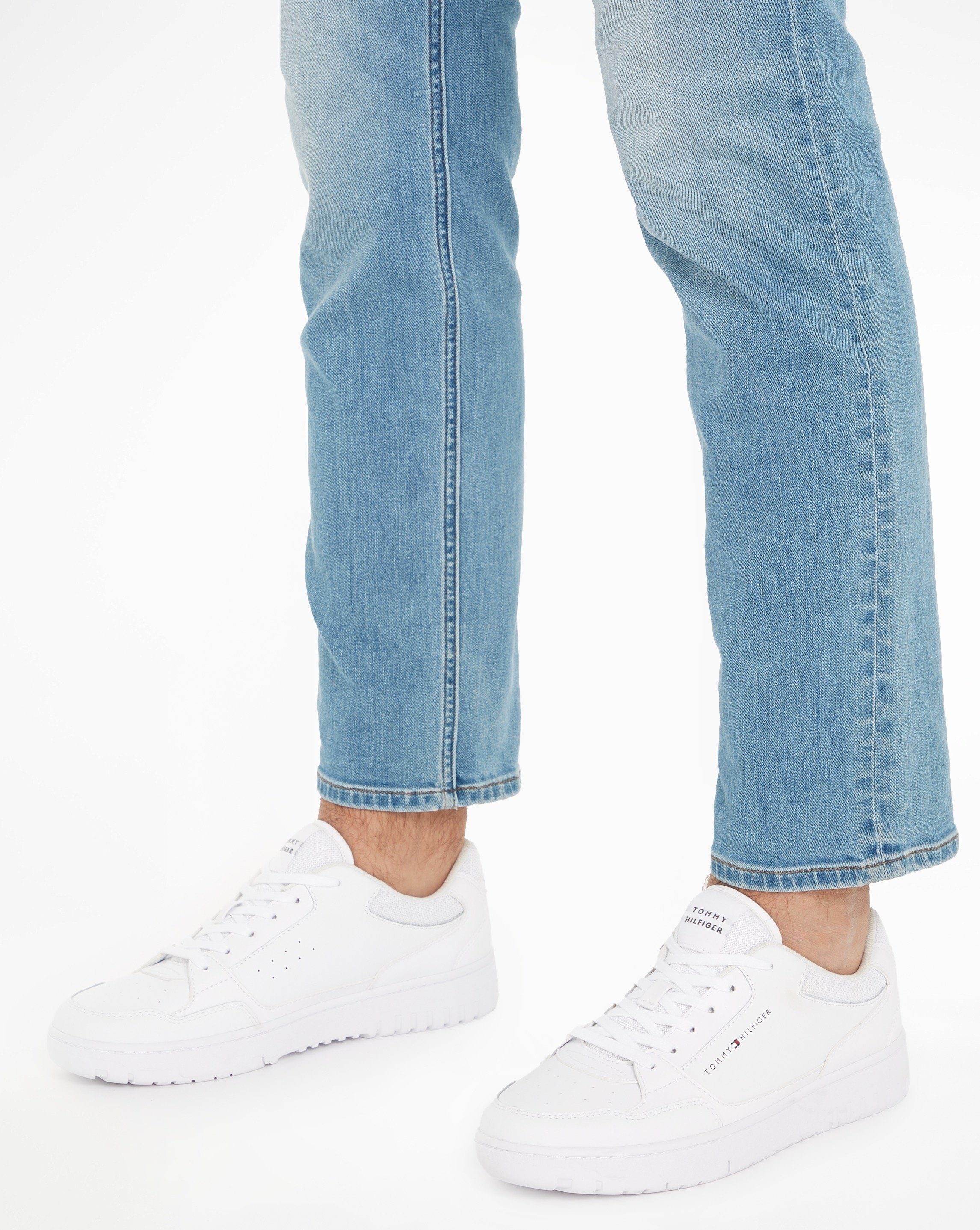 Tommy Hilfiger TH BASKET CORE LEATHER ESS Sneaker mit gepolstertem Schaftrand