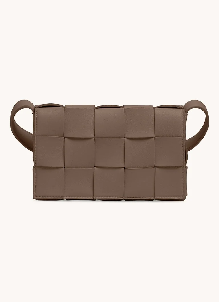 Bottega Veneta Pieni Kasetti lampaannahkainen olkalaukku