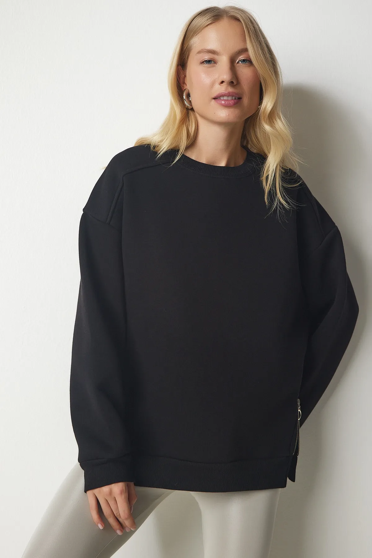 Happiness İstanbul  Sweatshirt - Schwarz - Regular Fit