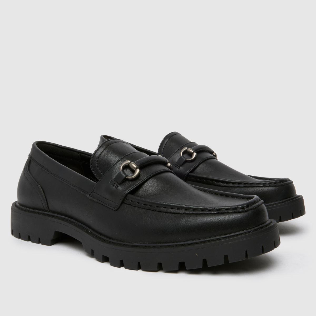 Schuh – Svarta skor med finndetaljer