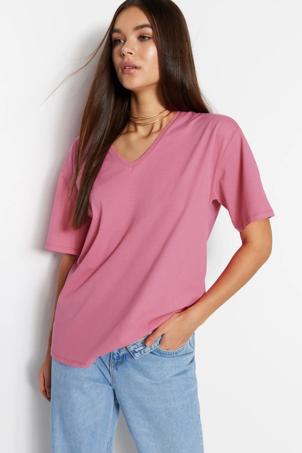 Trendyol Collection  Rosa, 100 % Baumwolle, Oversize/Weite Passform, V-Ausschnitt, Strick-T-Shirt TWOSS23TS00003