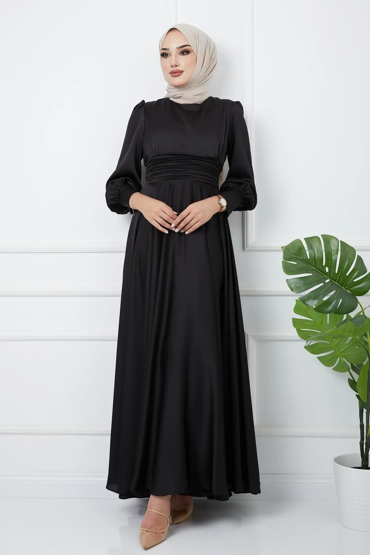 Olcay  Abendkleid mit Taillenfalten und Gürtel, Schwarz 1595