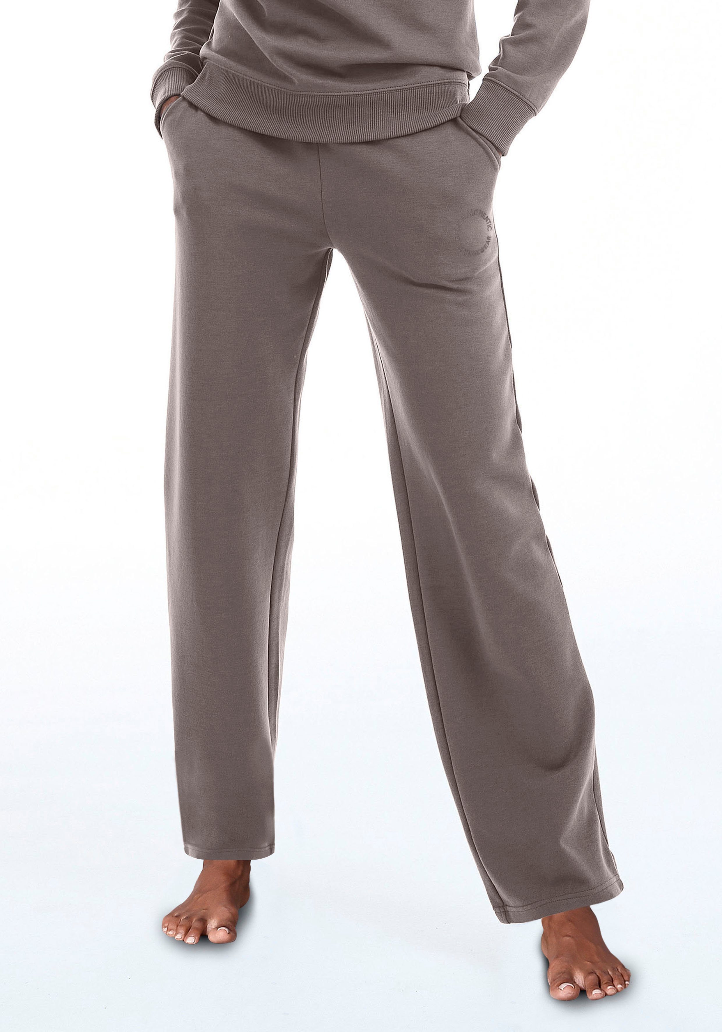 Bench. Loungewear Loungehose -Relaxhose mit Logostickerei und Eingrifftaschen, Loungewear, Loungeanzug