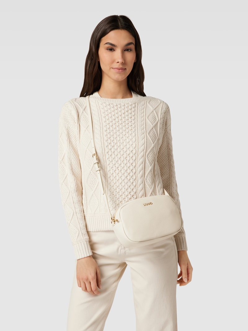 Umhängetasche mit Label-Applikation Modell 'Caliwen' in offwhite