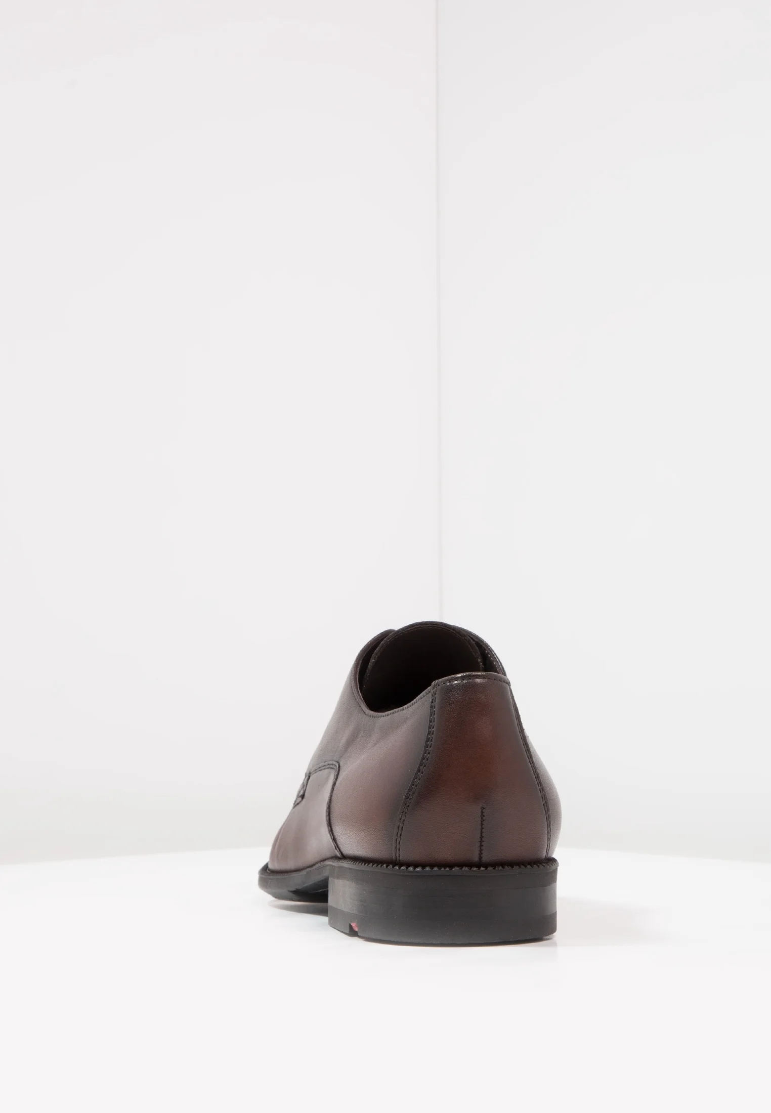 Zapatos elegantes con cordones Lloyd
