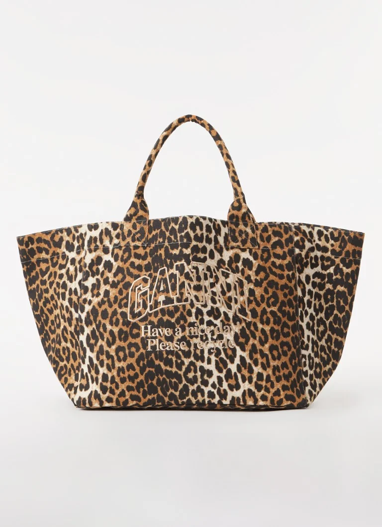 Plátěná shopperka Ganni XXL s leopardím potiskem a výšivkou loga