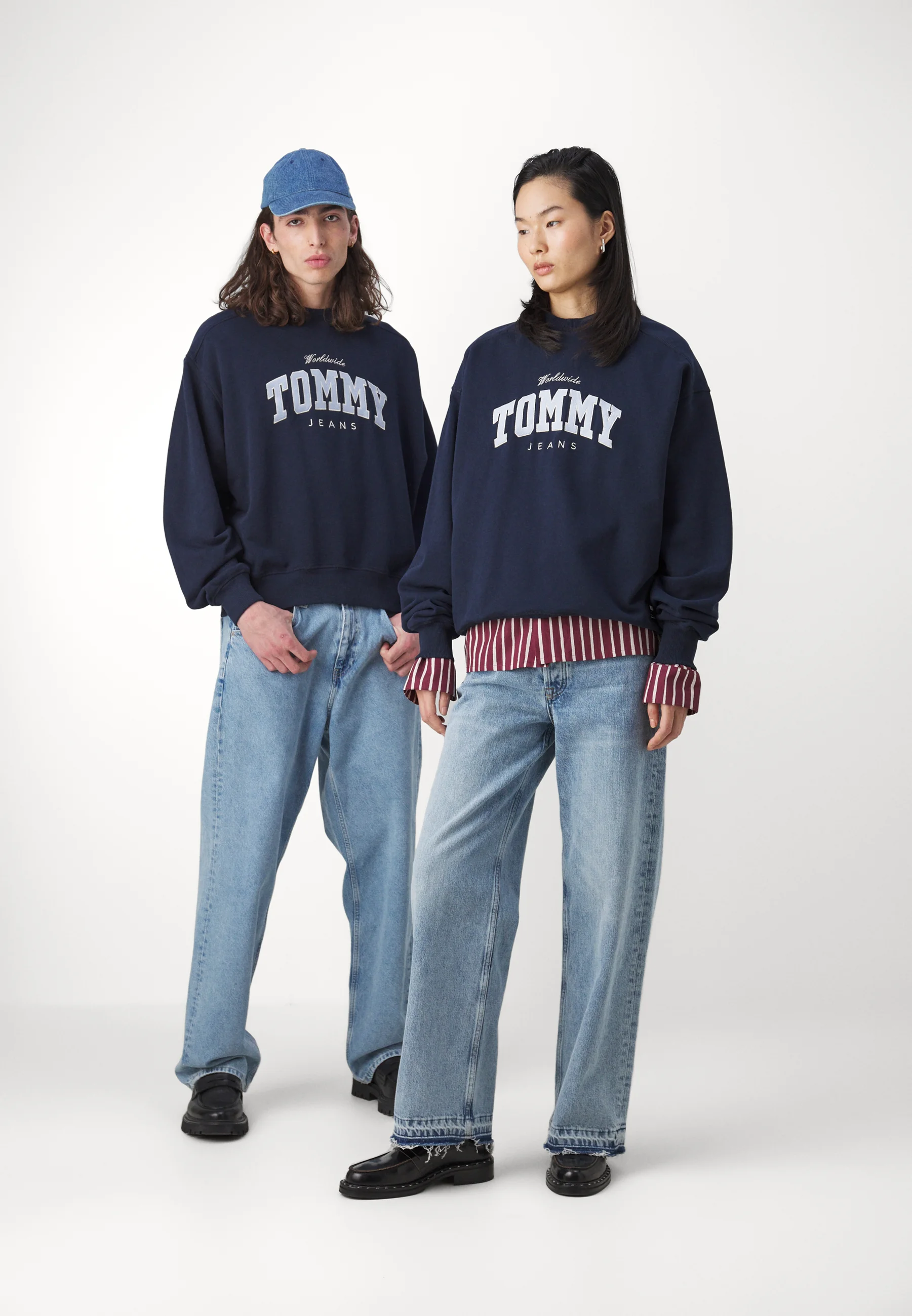 Sudadera Tommy Jeans BOXY VARSITY CREW UNISEX