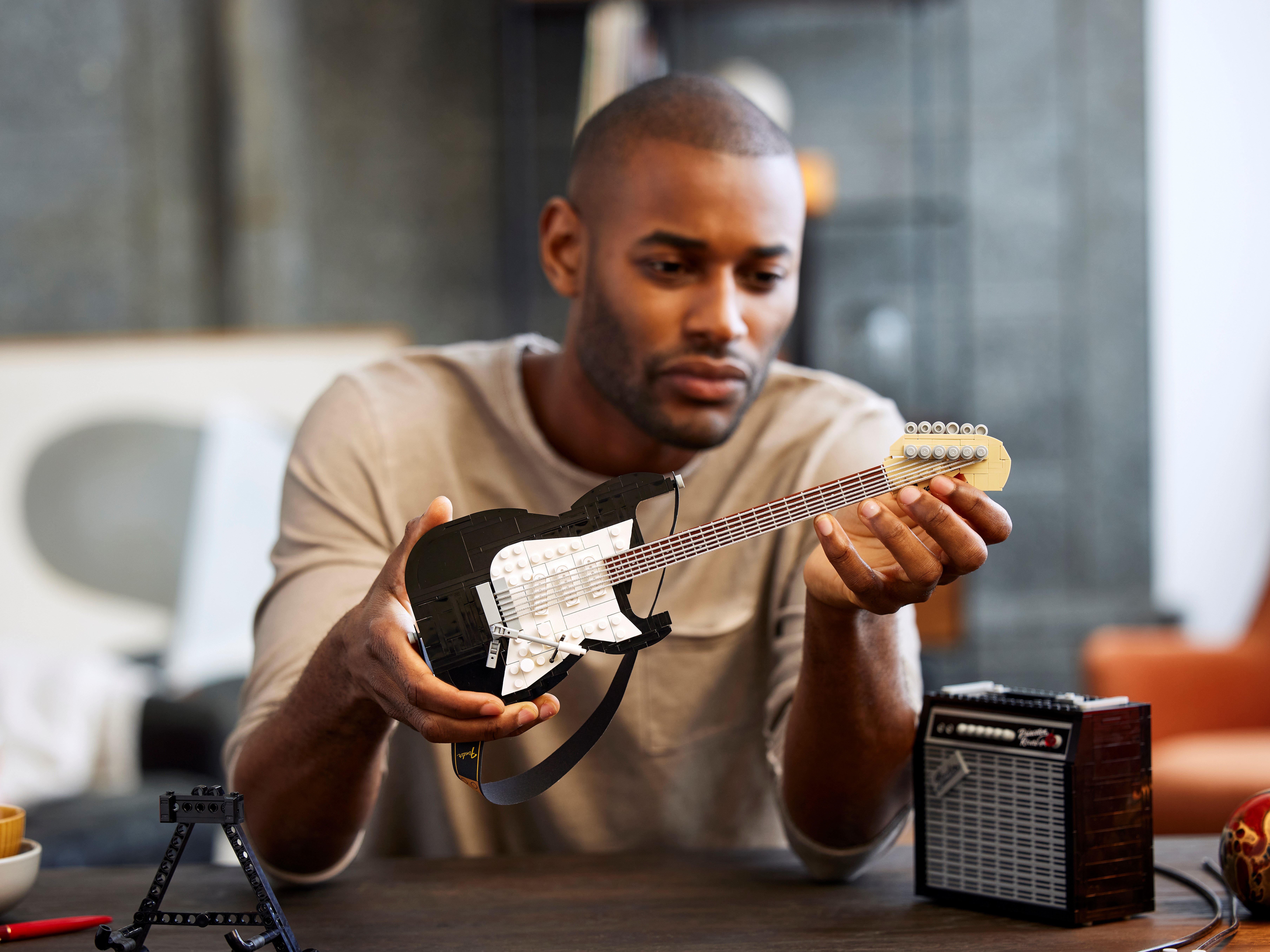 LEGO® Ideas Fender® Stratocaster™ 21329