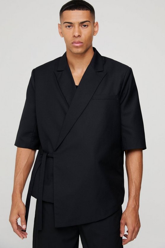 Kurzärmliger Oversize Blazer mit seitlicher Bindung