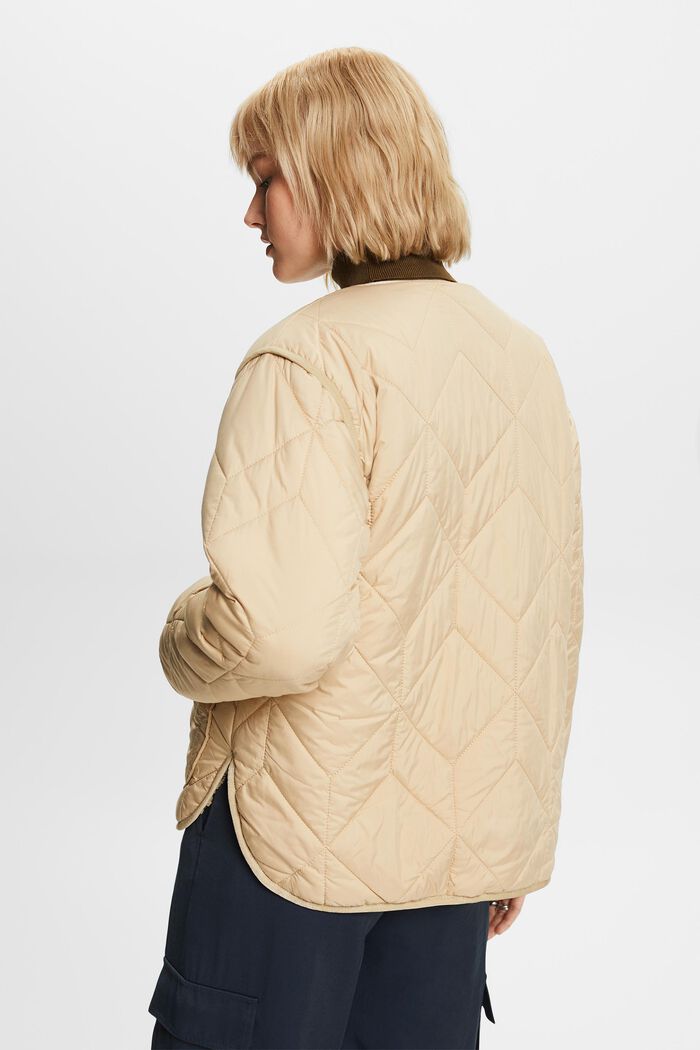 Recycelt: Steppjacke mit Teddyfutter