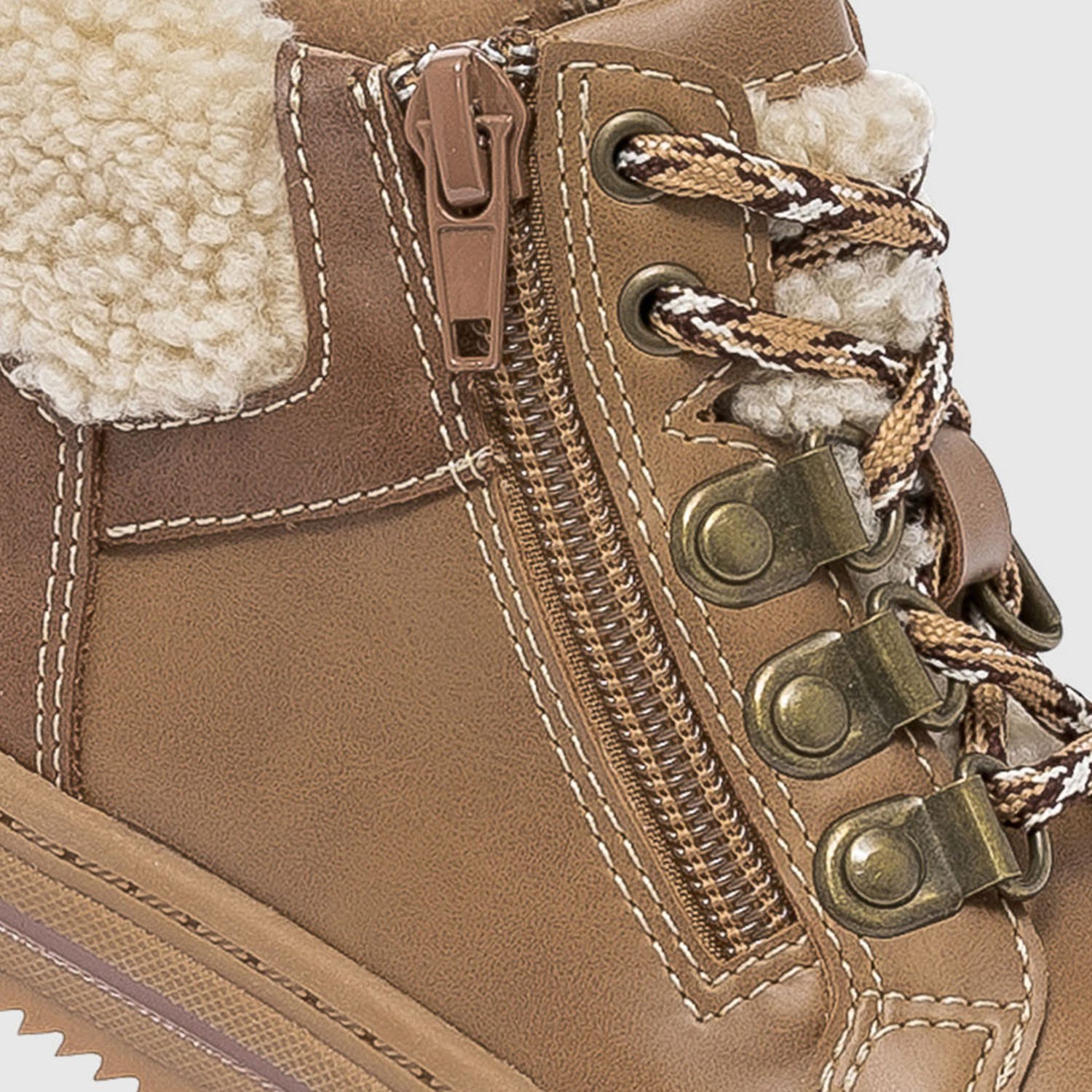 Boots camel à lacet