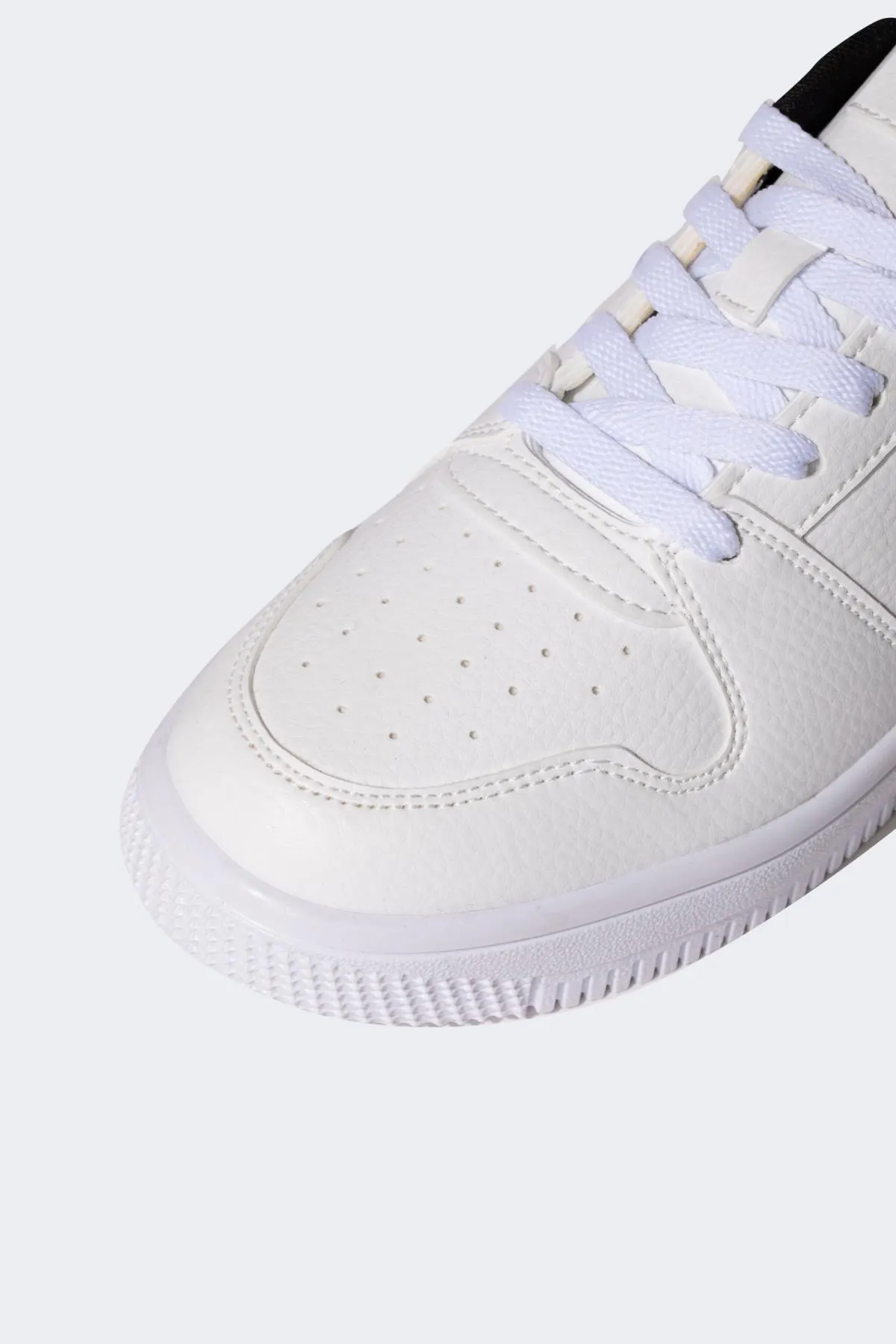 DeFacto  Sneaker aus Kunstleder mit flacher Sohle für Jungen C1047a8ns