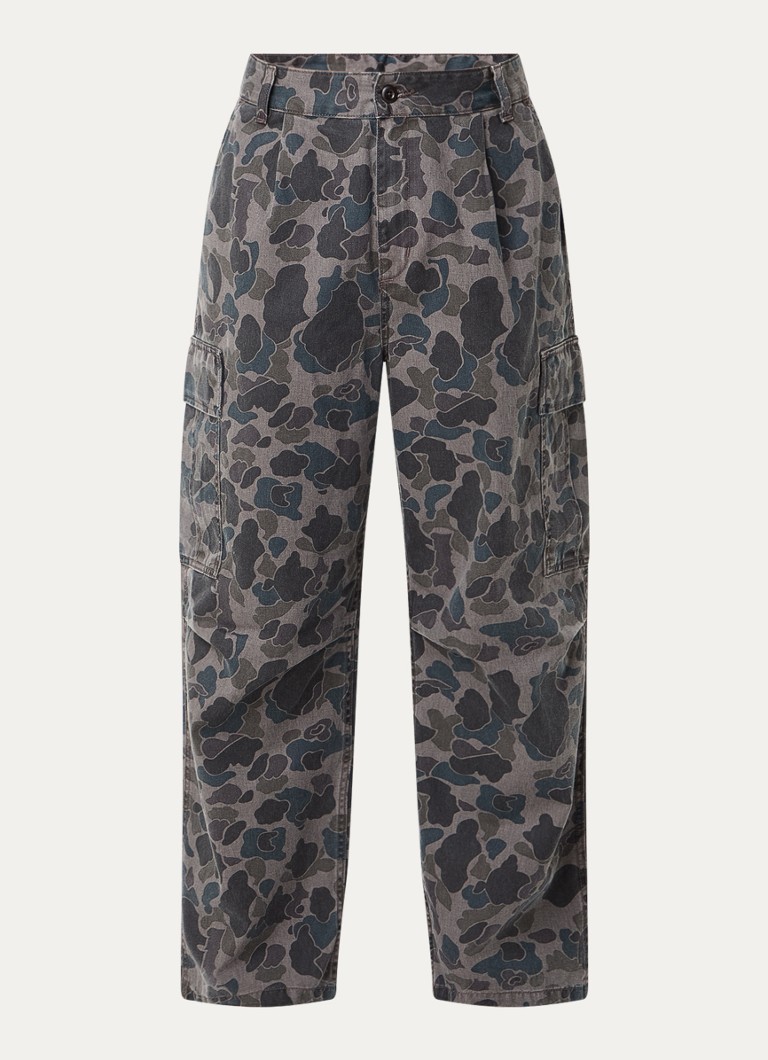 Carhartt WIP Cole loose fit cargo trousers made of organic cotton with camouflage print