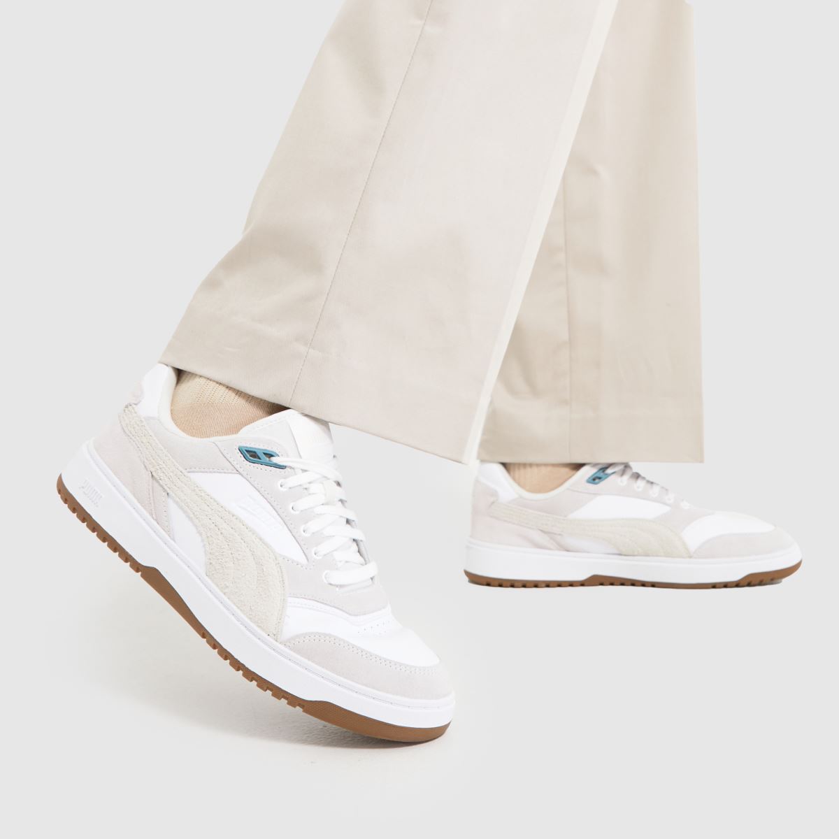 PUMA backcourt-sneakers i vitt och beige