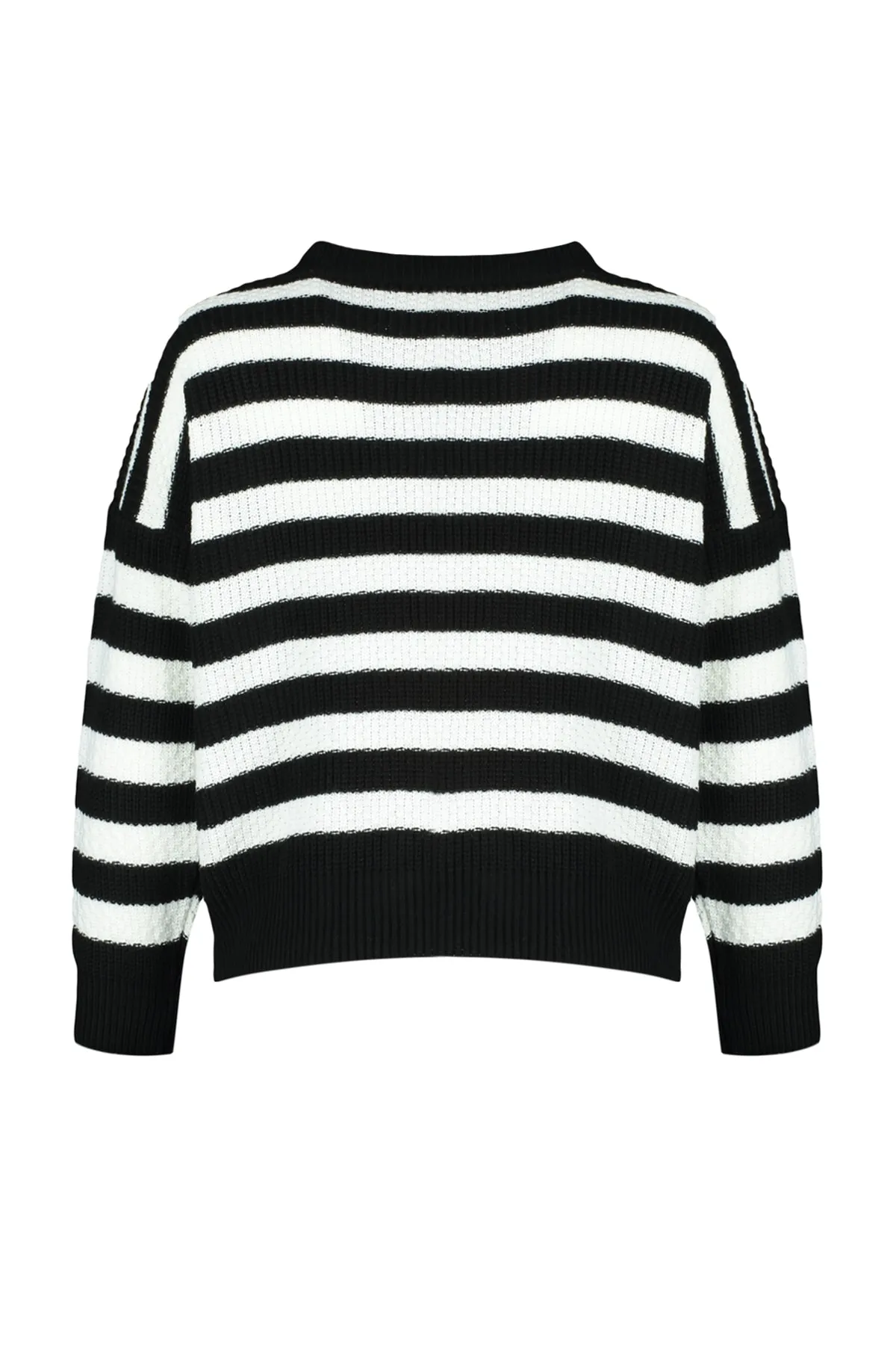Trendyol Collection  Schwarzer Strickpullover mit weiter Passform TWOAW23KZ00516