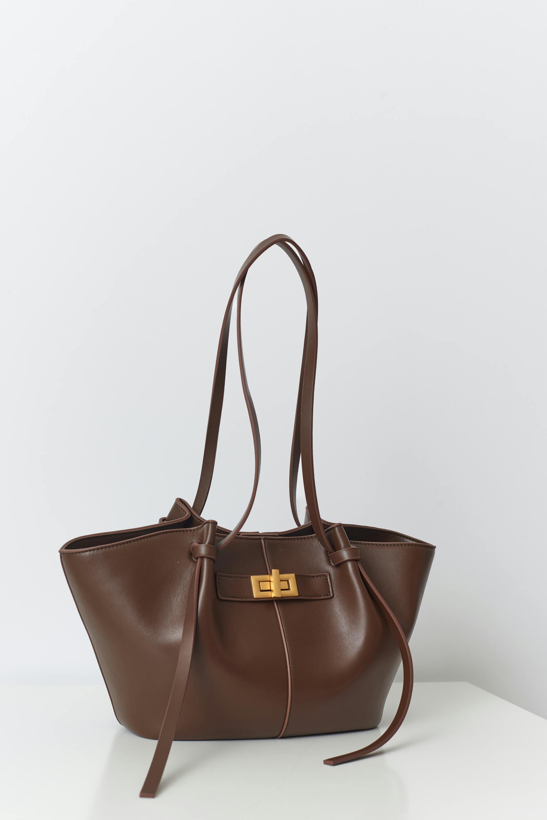 Midi long strap bag