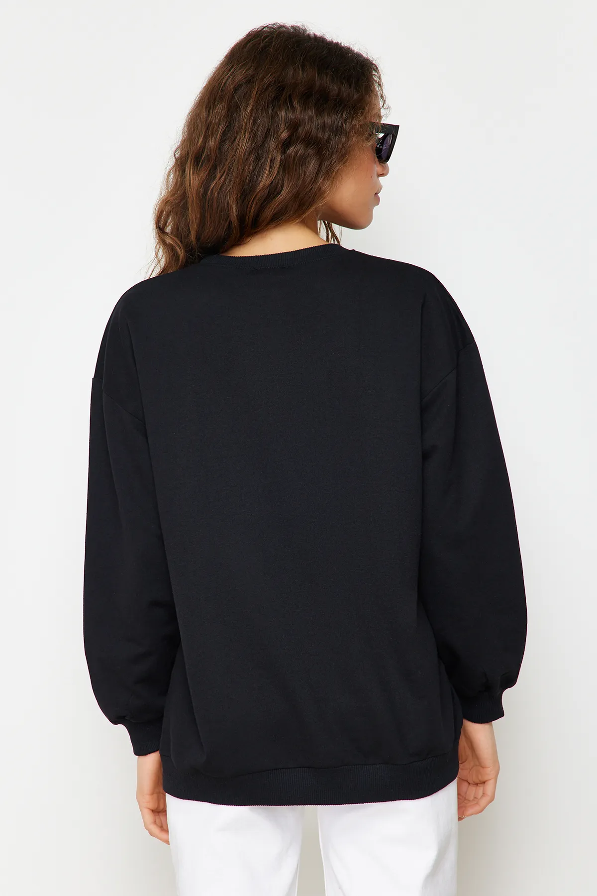 Trendyol Collection  Schwarzes bedrucktes Oversize-Sweatshirt aus Strick