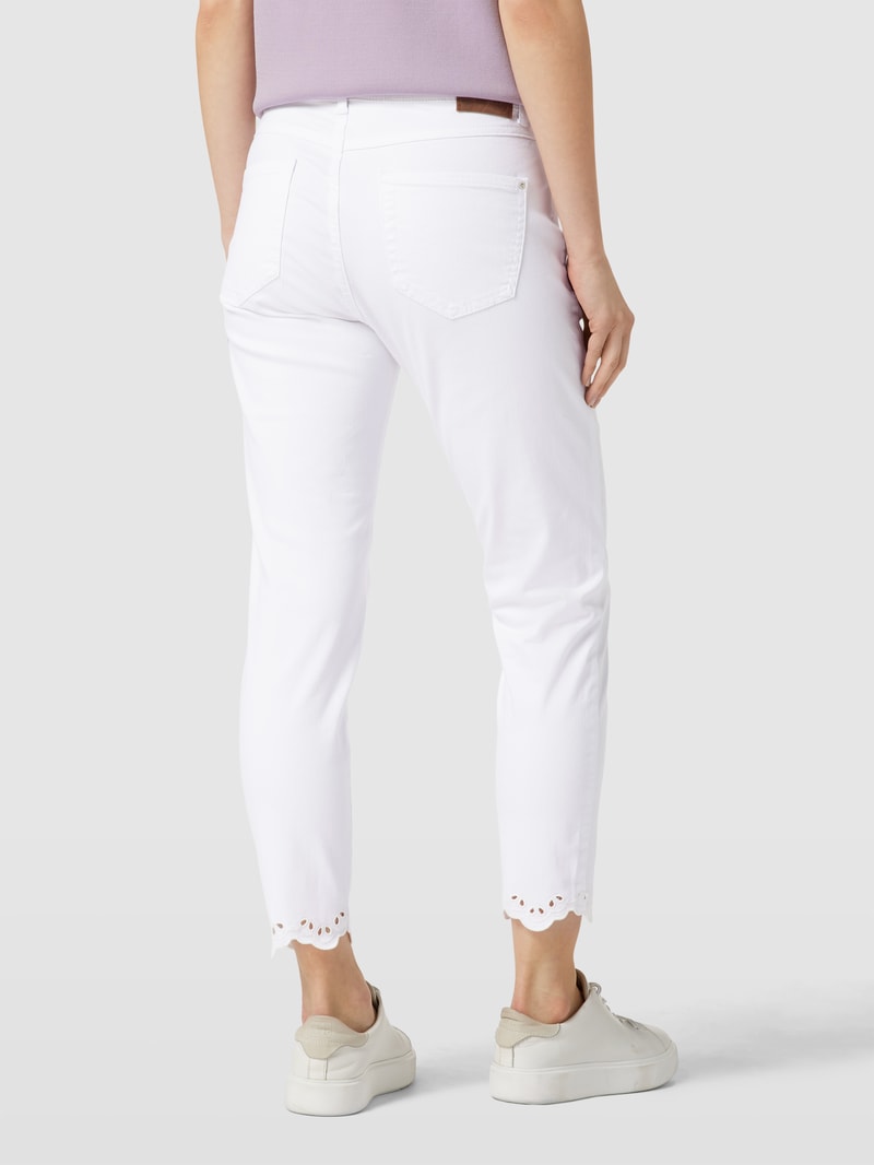 Jeans mit Lochstickerei Modell 'ORNELLA' in weiß