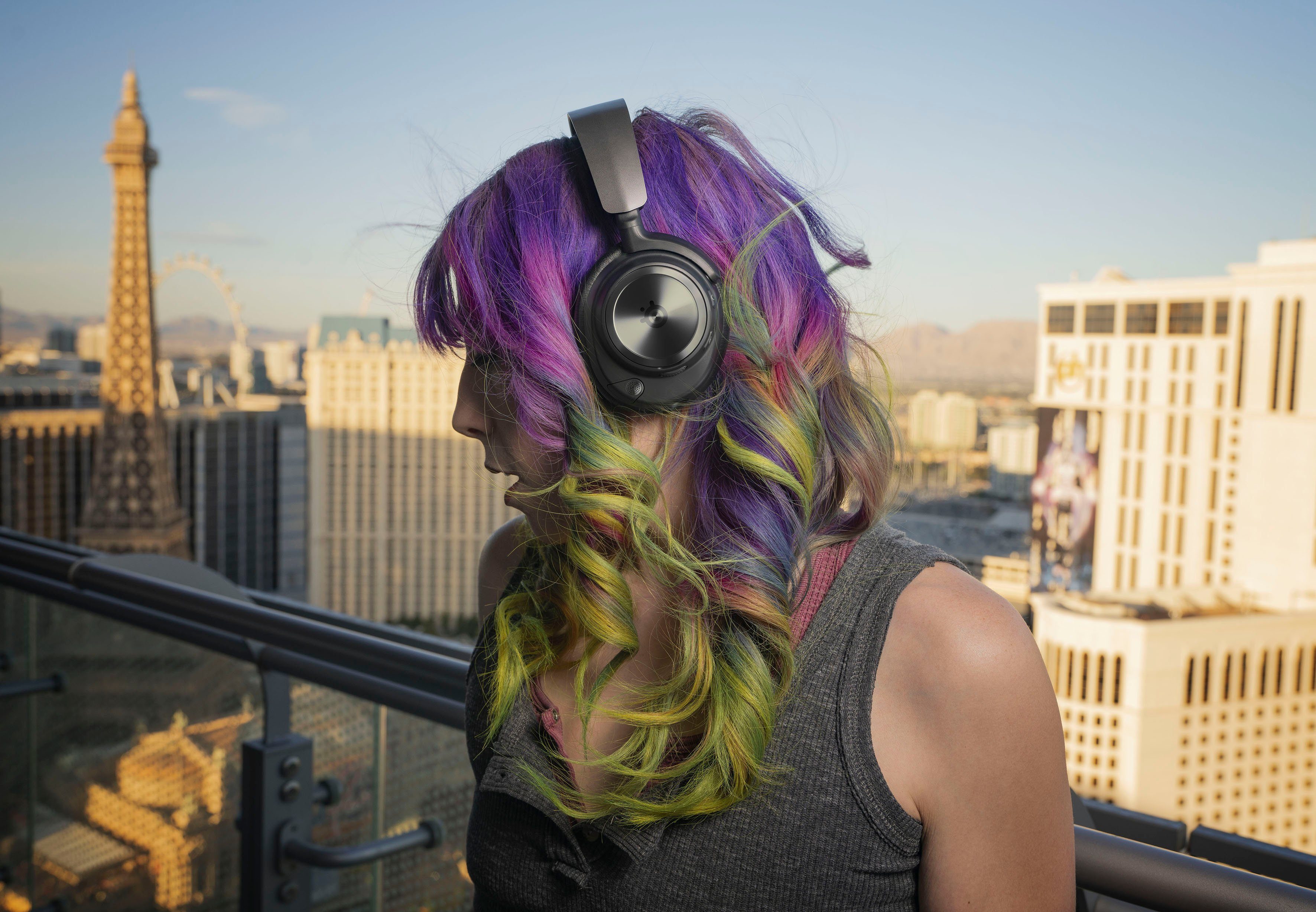 SteelSeries Arctis Nova Pro Wireless Gaming-Headset (Mikrofon abnehmbar, Noise-Cancelling, Bluetooth, Wireless)