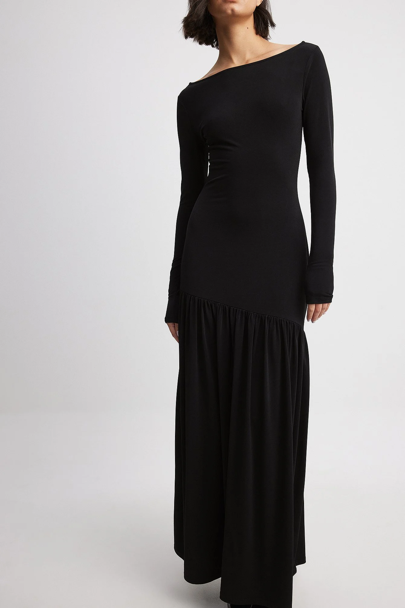 Langärmliges Jersey-Maxikleid mit Volantdetail