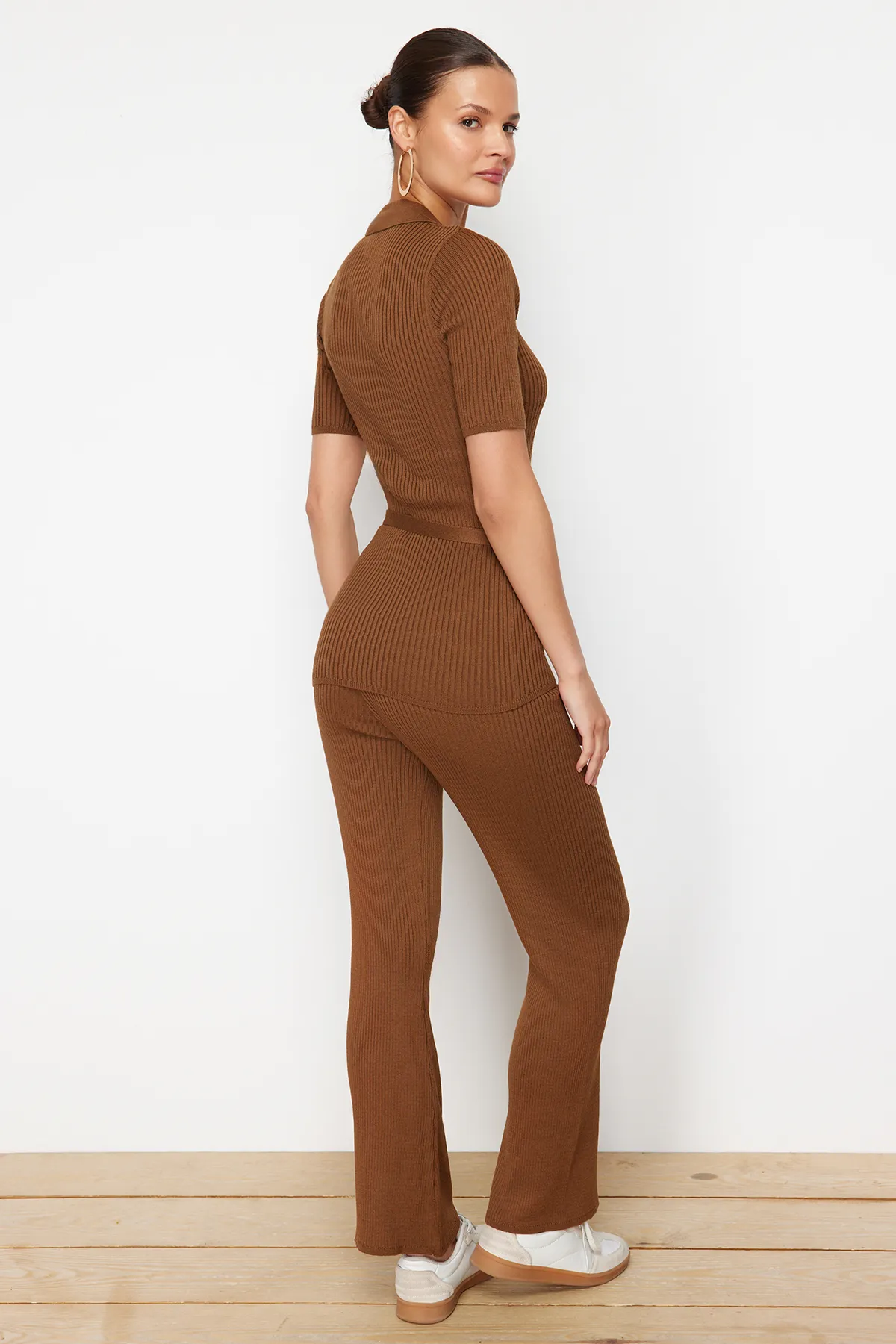 Trendyol Collection  Braunes Strickoberteil- und -unterteil-Set TWOSS24AU00117