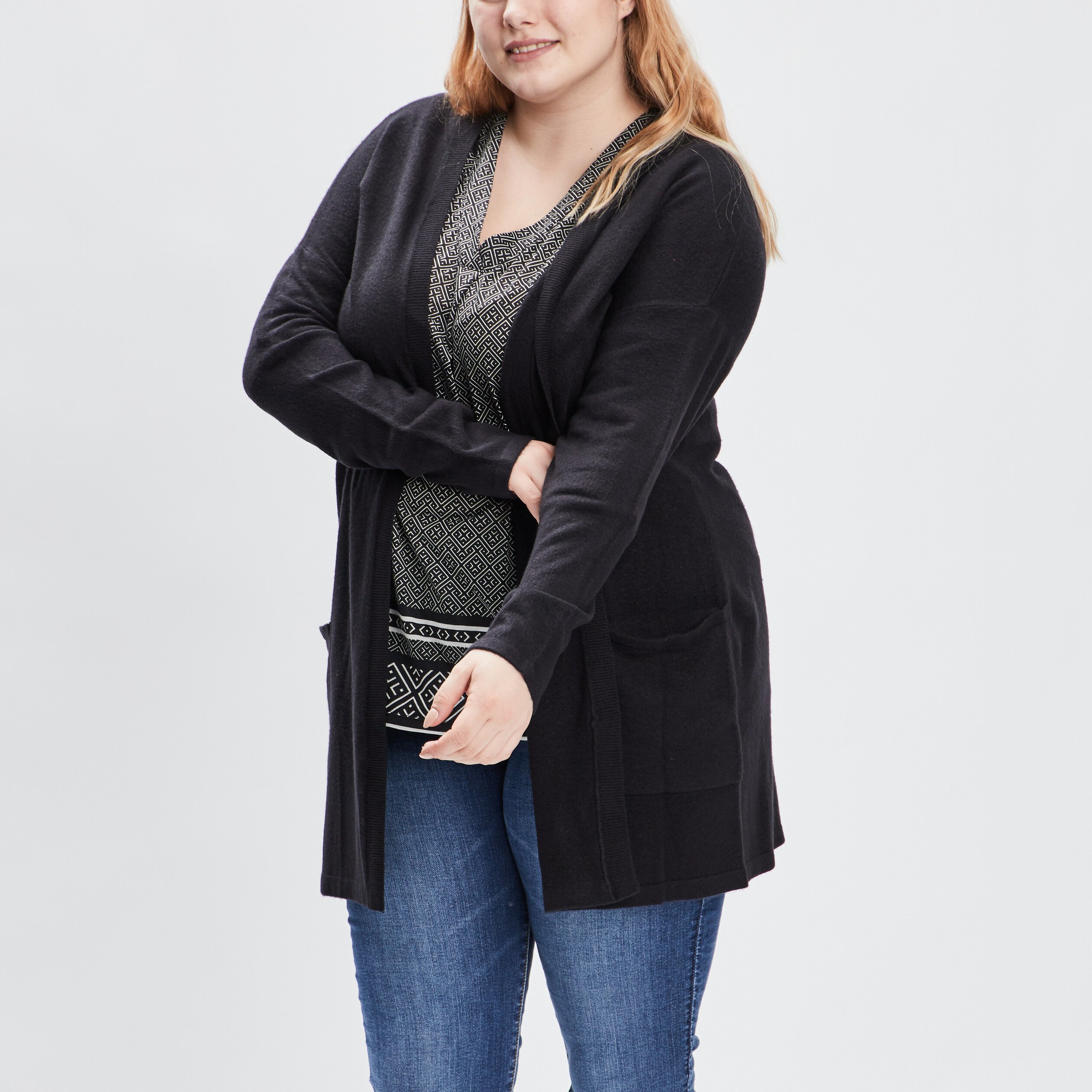 Gilet mi-long avec col en V noir femme grande taille | La Halle