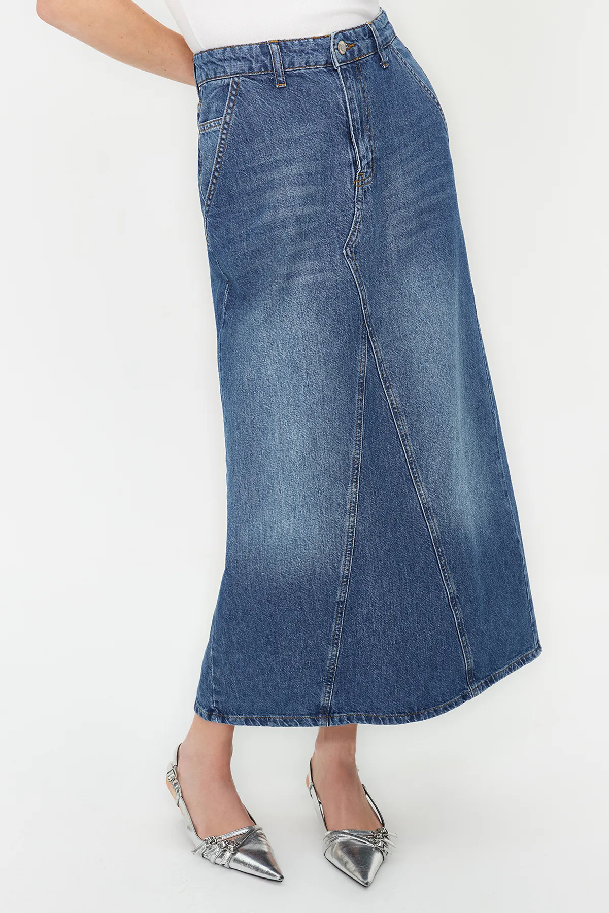 Trendyol Collection  Blauer Maxi-Jeansrock mit hoher Taille und detaillierten Nähten TWOSS24ET00009