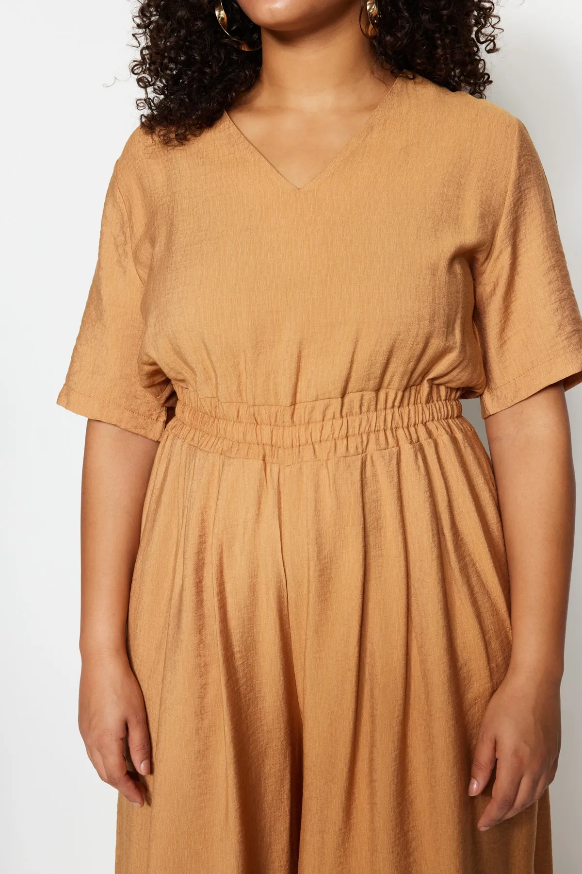 Trendyol Curve  Kamelgewebter Overall mit elastischem Bund TBSSS22BG0017