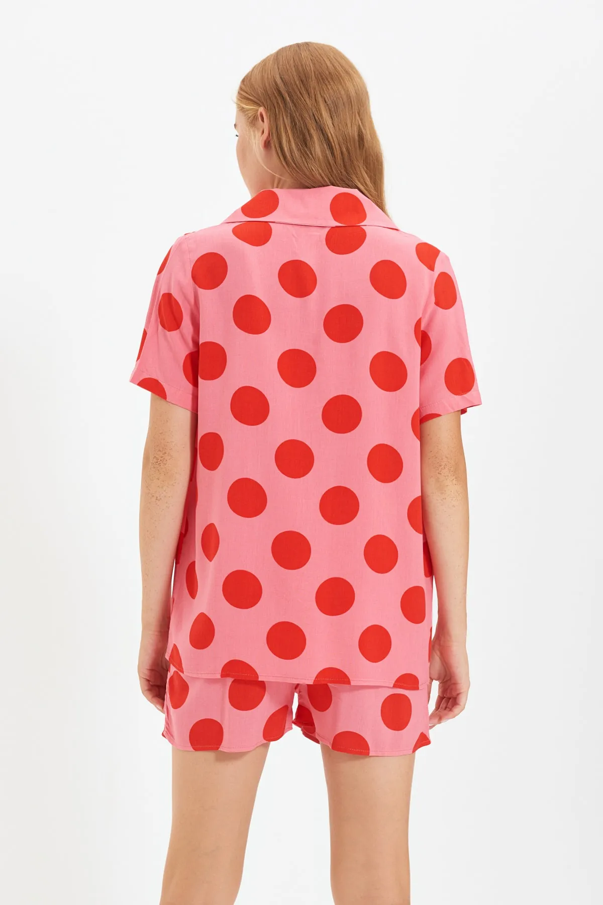 Trendyol Collection  Fuchsia Polka Dot Viskose Hemd-Shorts gewebtes Pyjama-Set THMSS20PT0306