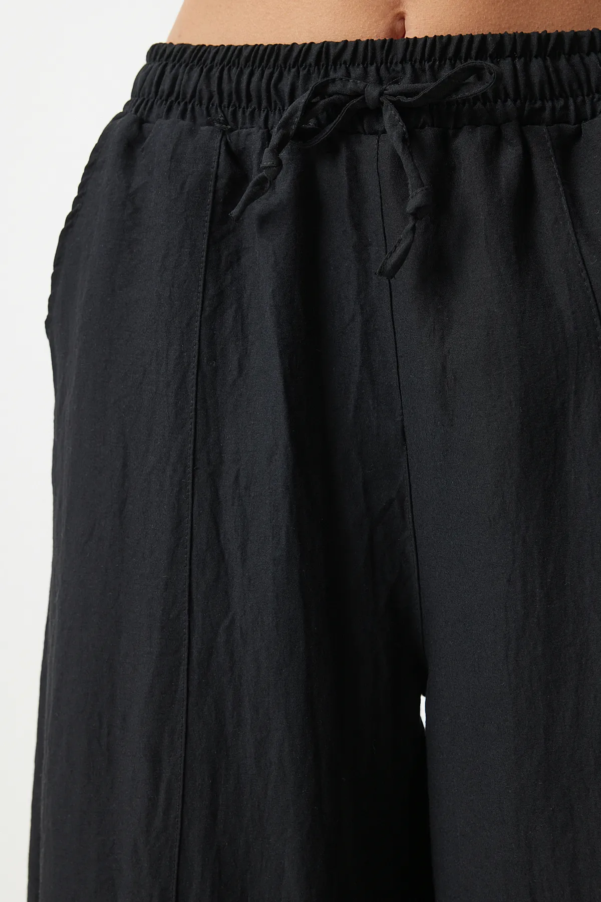 Happiness İstanbul  Schwarze Shalwar-Hose aus Leinenviskose mit Taschen für Damen CV00001