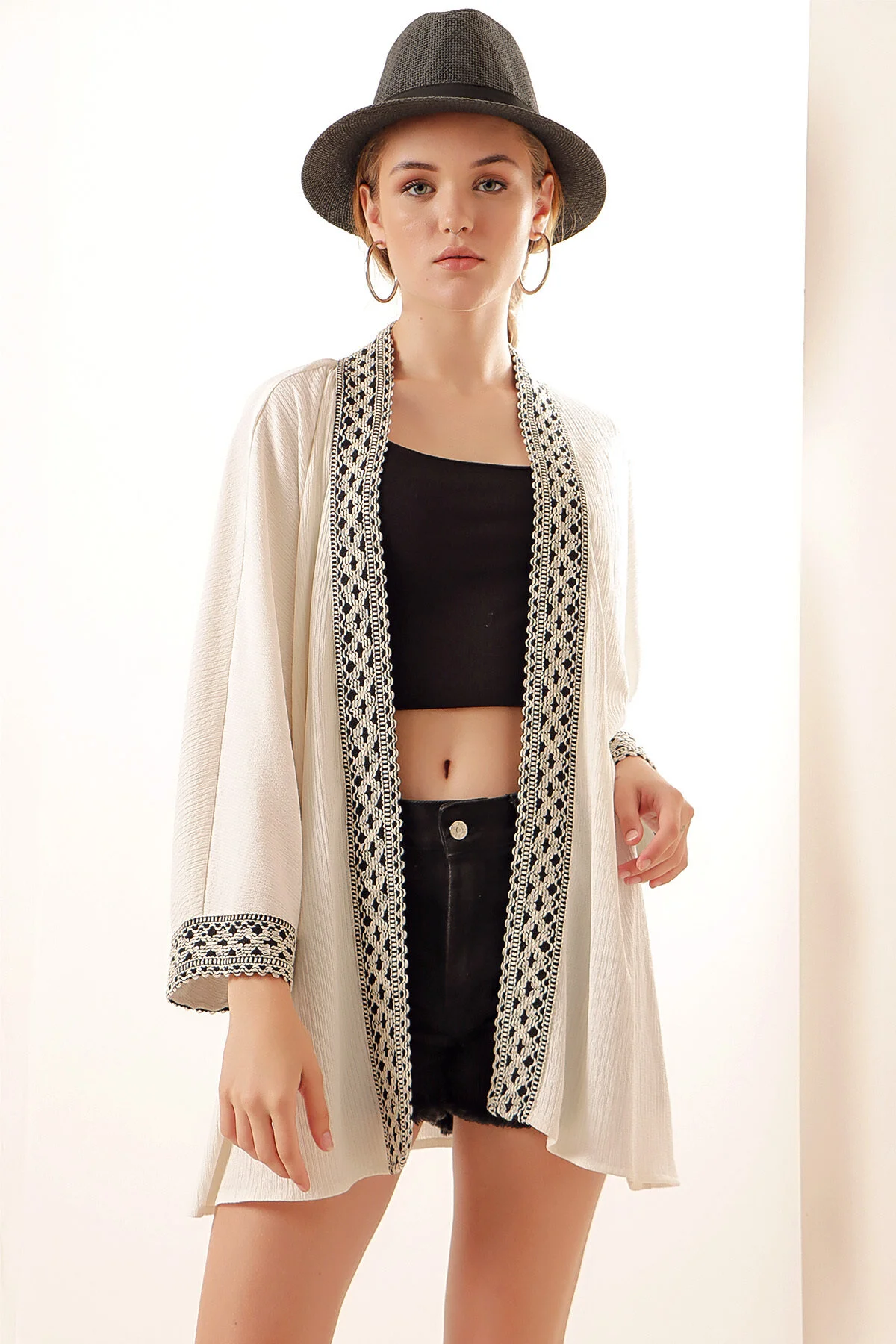 Bigdart  5866 Bestickter Strickkimono – Weiß