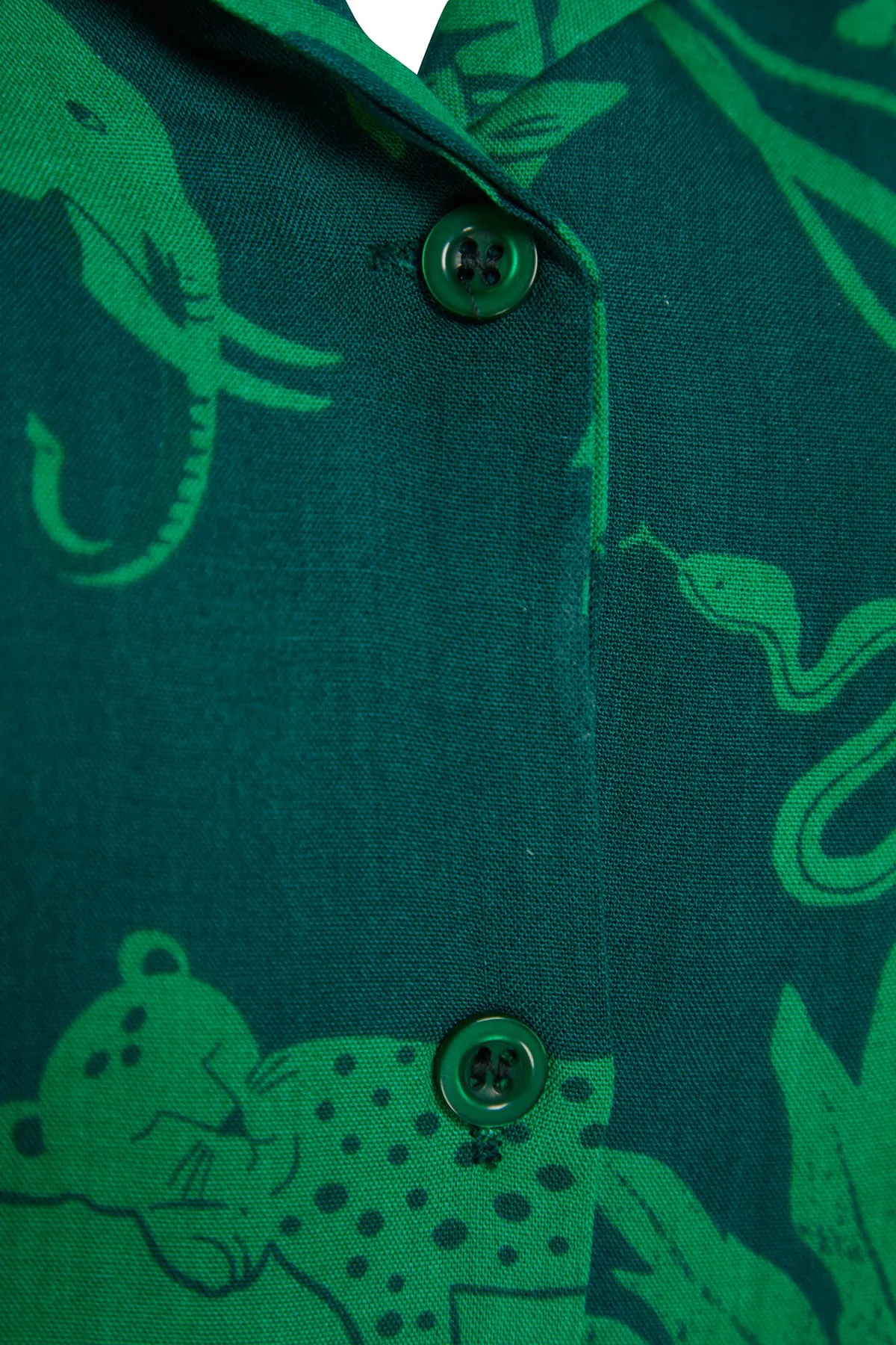 Trendyol Collection  Grünes Pyjama-Set aus Viskose mit detailliertem Aufdruck und Hemd und Shorts THMSS21PT1032