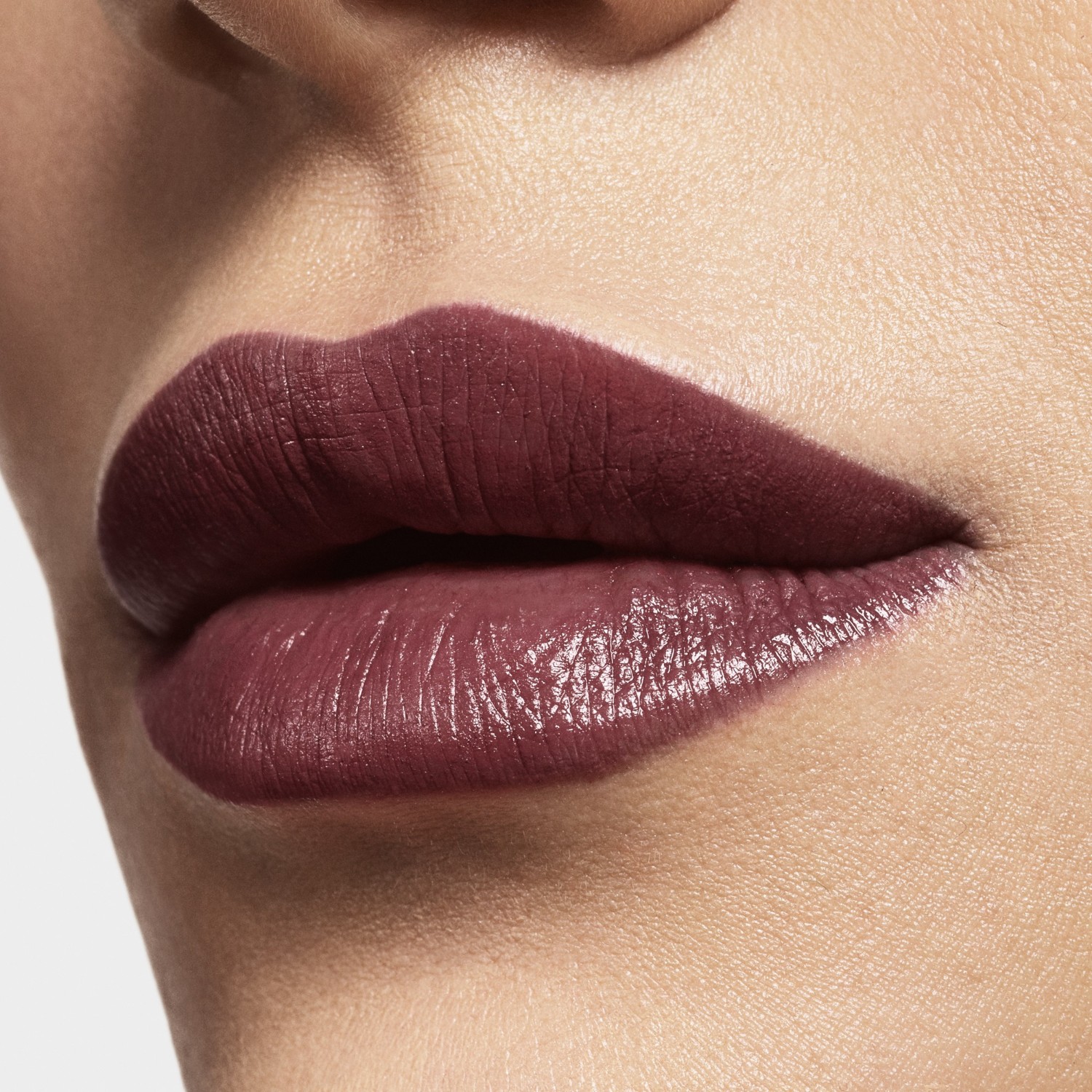 Szminka Clinique Dramatically Different