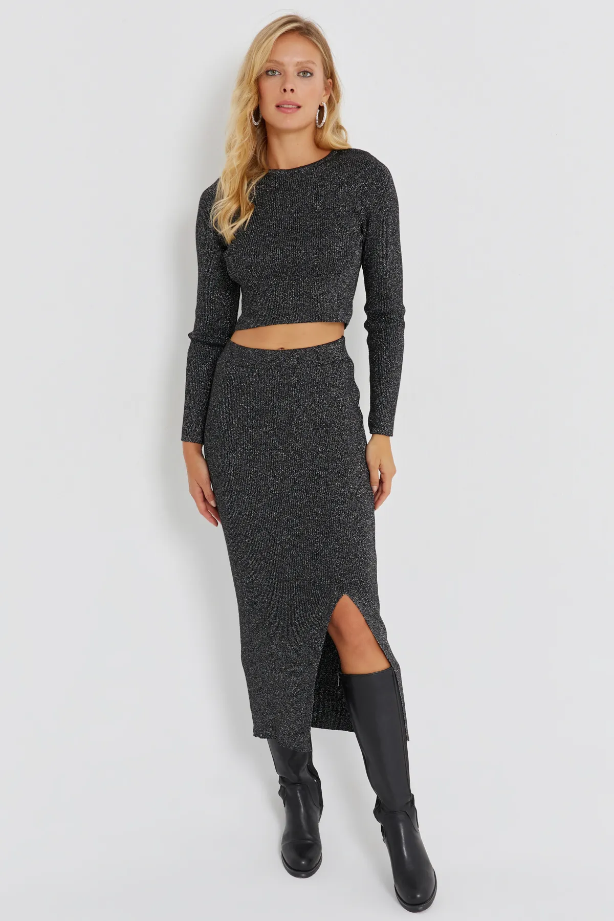 Cool & Sexy  Damen-Rockanzug aus schwarzem, silbrigem Strick KZ2497