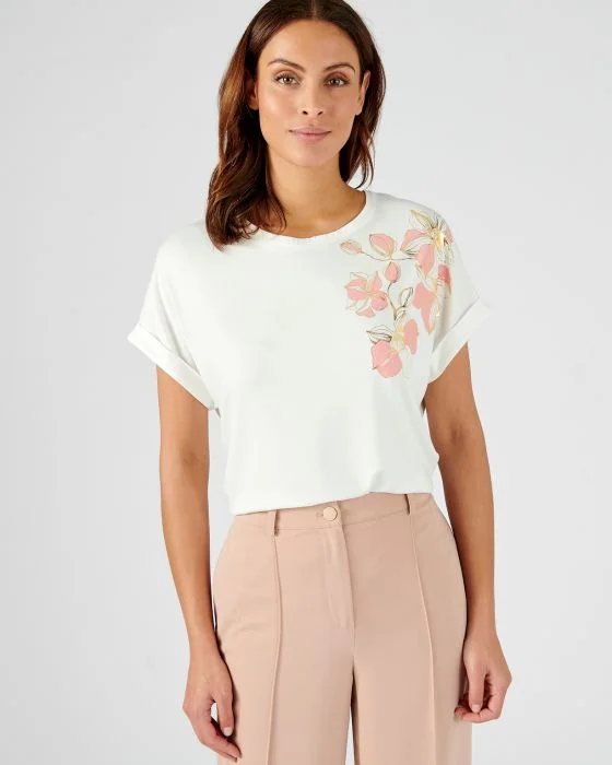 Tee-shirt à motifs brillants.